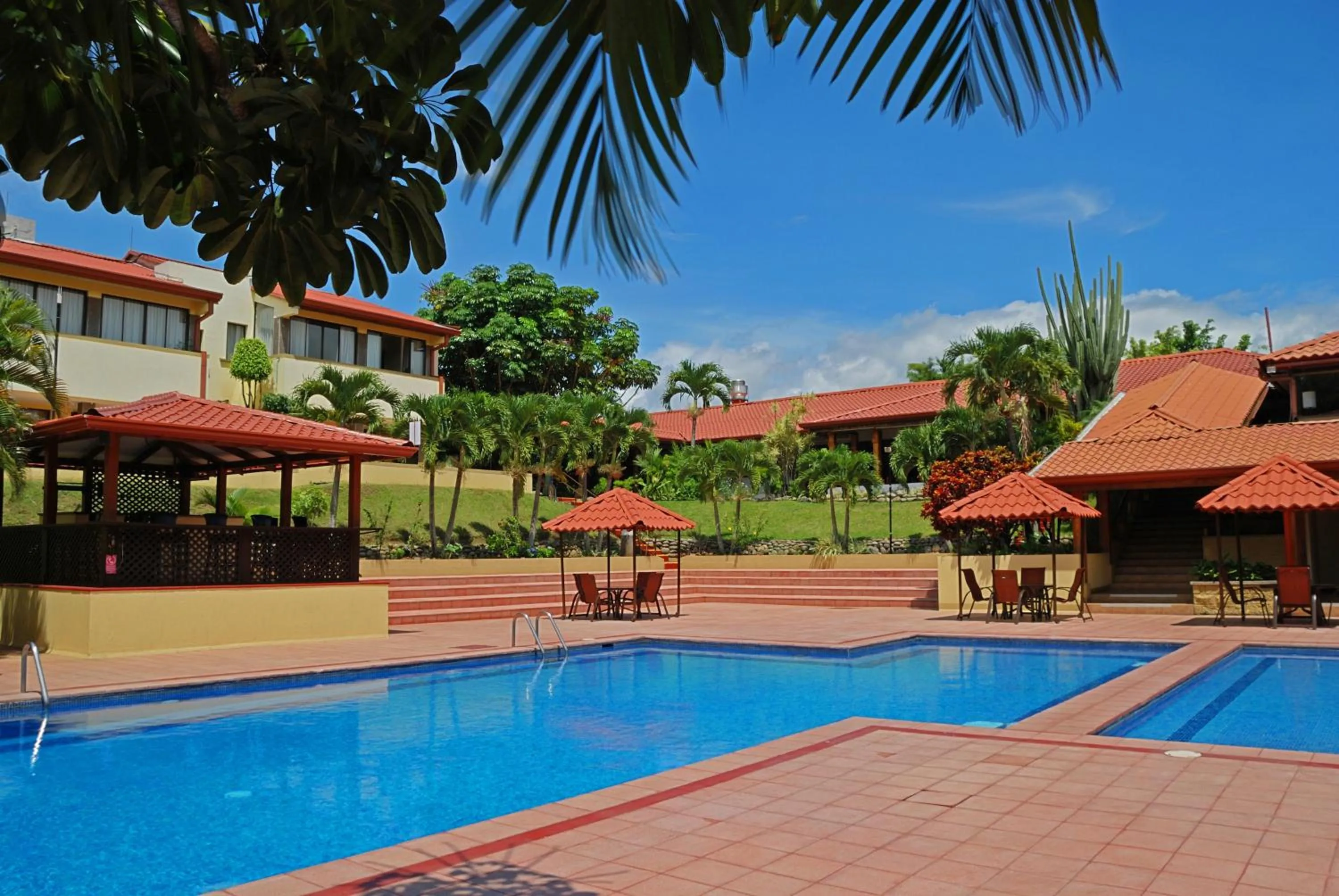 Swimming pool in Country Inn & Suites by Radisson, San Jose Aeropuerto, Costa Rica