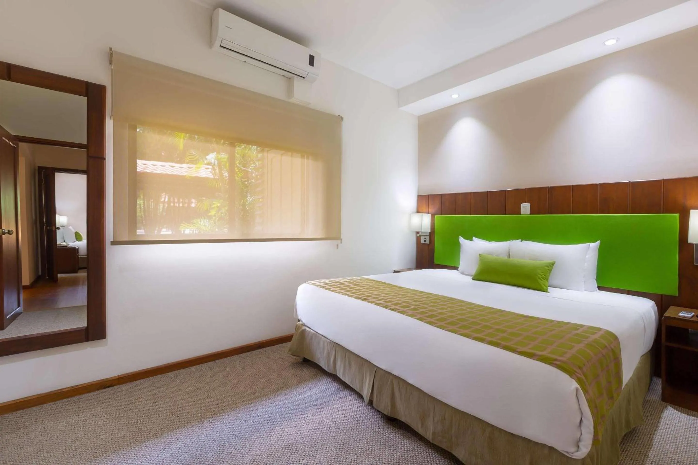 Bedroom, Bed in Country Inn & Suites by Radisson, San Jose Aeropuerto, Costa Rica