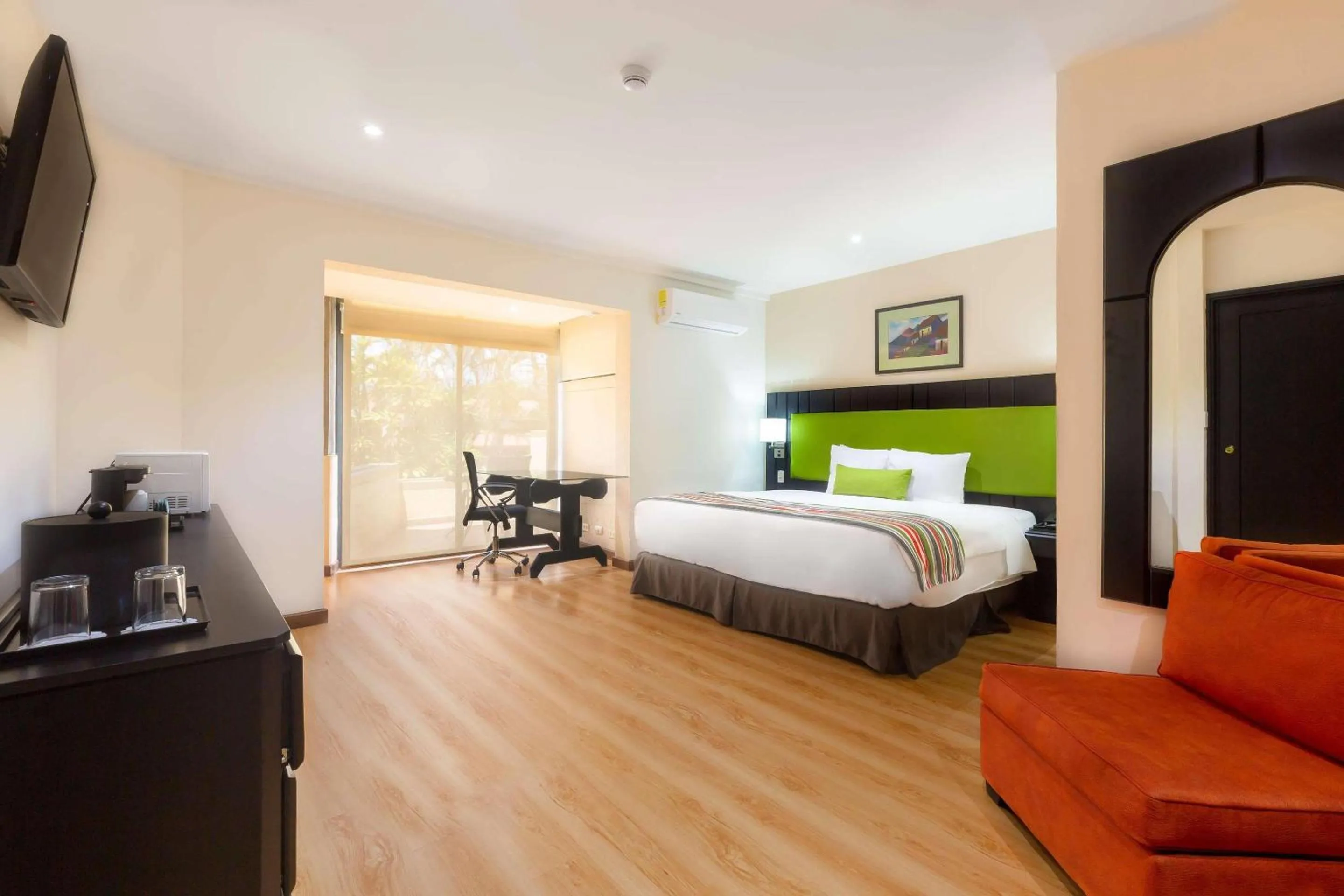 Bedroom, Bed in Country Inn & Suites by Radisson, San Jose Aeropuerto, Costa Rica