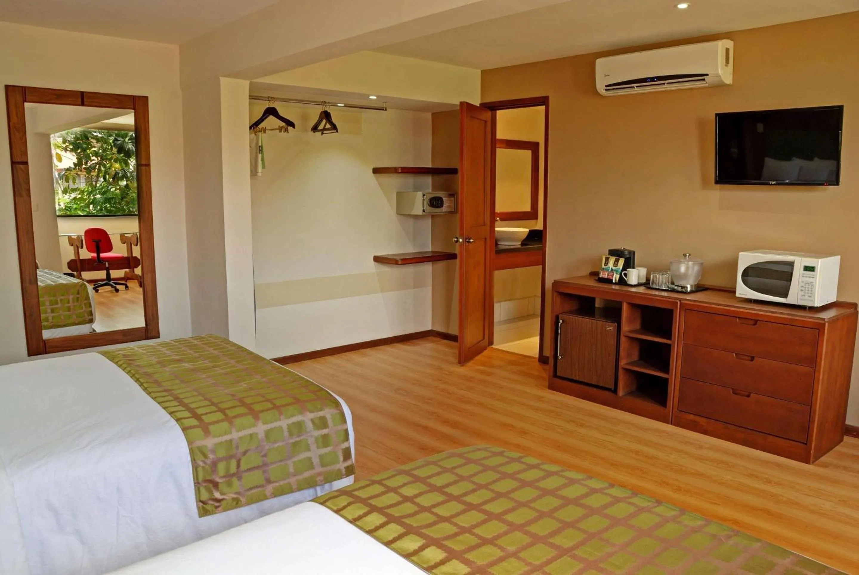 Bedroom, Bed in Country Inn & Suites by Radisson, San Jose Aeropuerto, Costa Rica