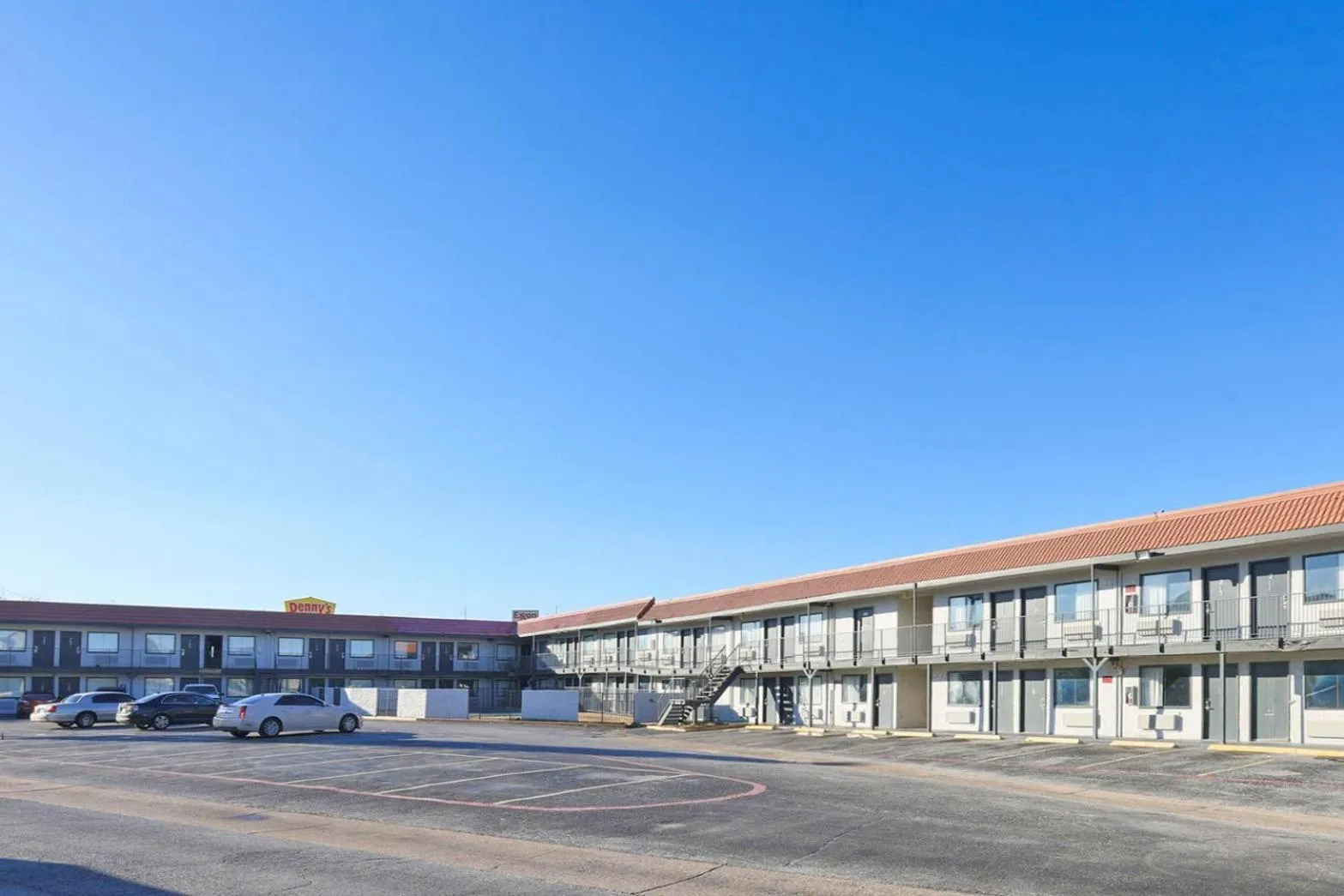 Parking in Super 7 Inn by Hotel O Dallas I 20