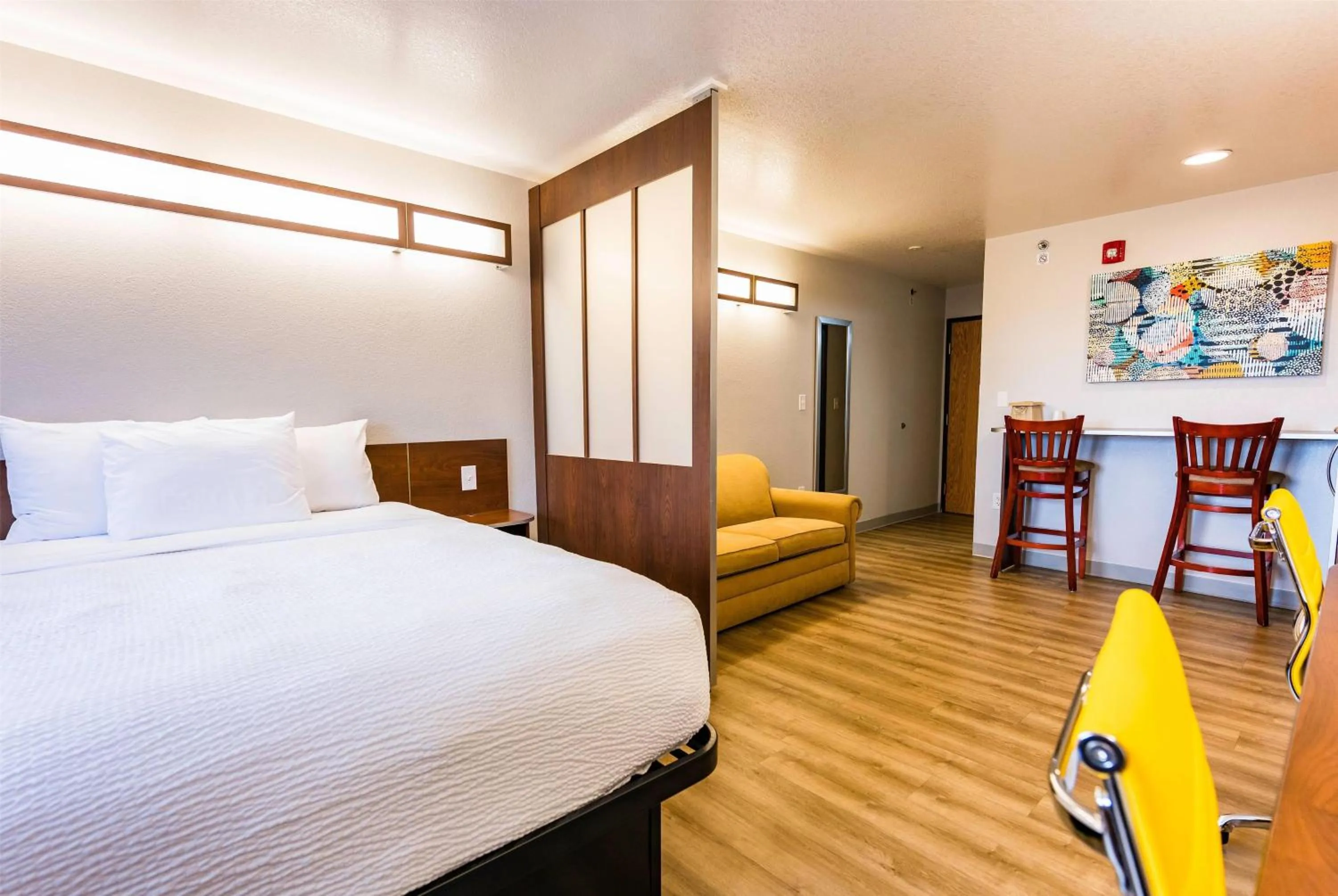 Photo of the whole room, Bed in Microtel Inn & Suites Cheyenne