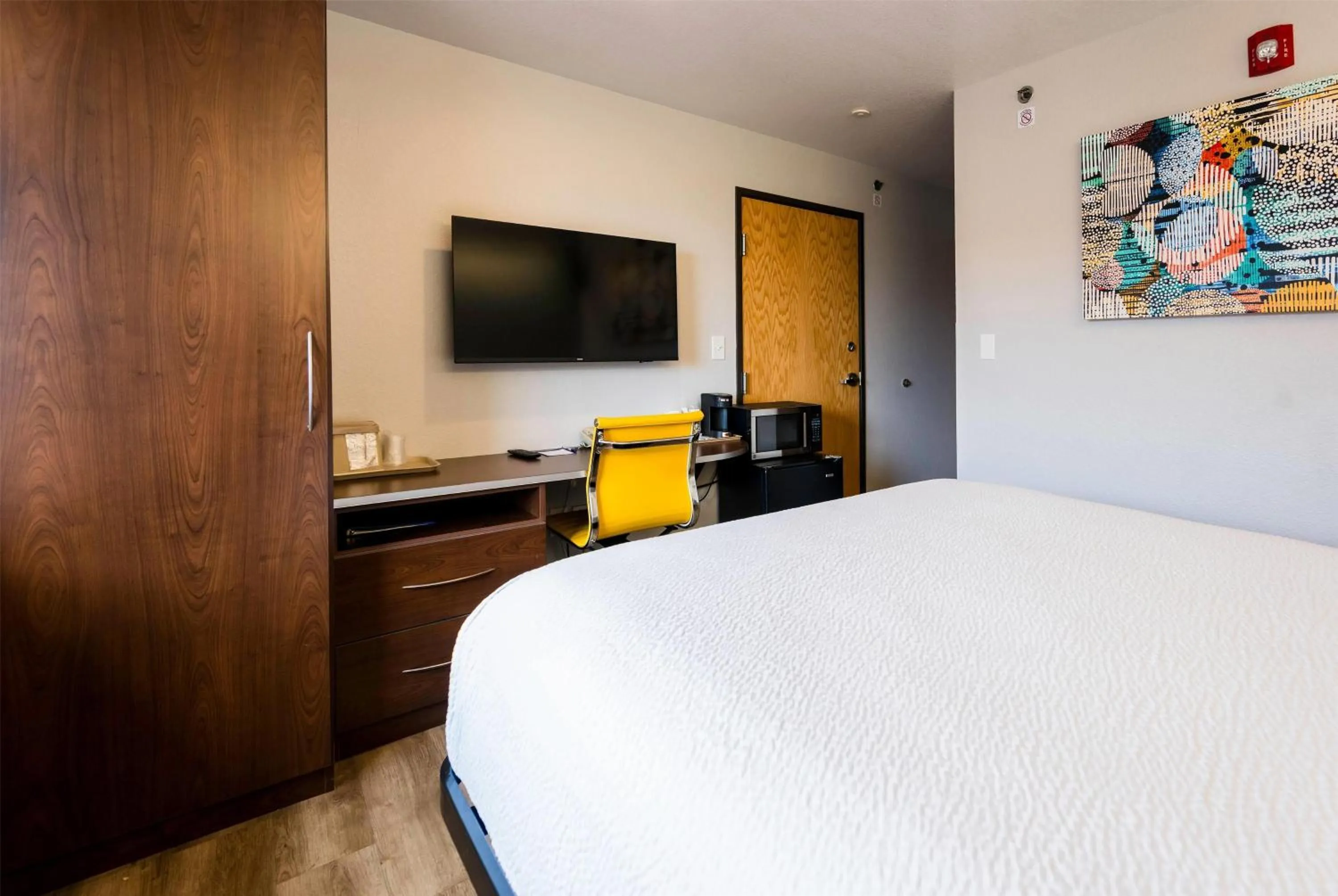 Photo of the whole room, Bed in Microtel Inn & Suites Cheyenne