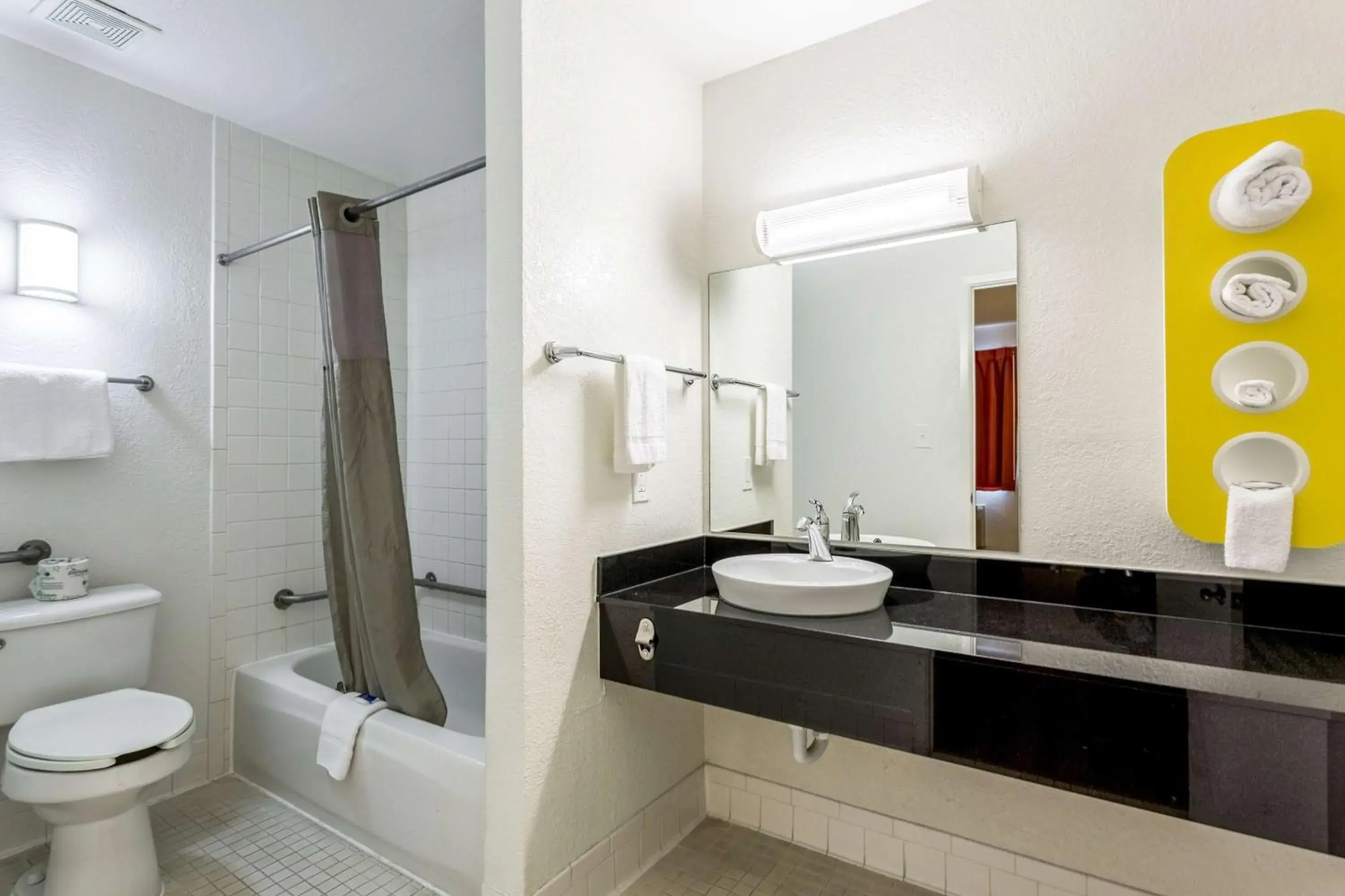 Quadruple Room in Motel 6-Albuquerque, NM - South - Airport Quadruple Room in Motel 6-Albuquerque, NM - South - Airport