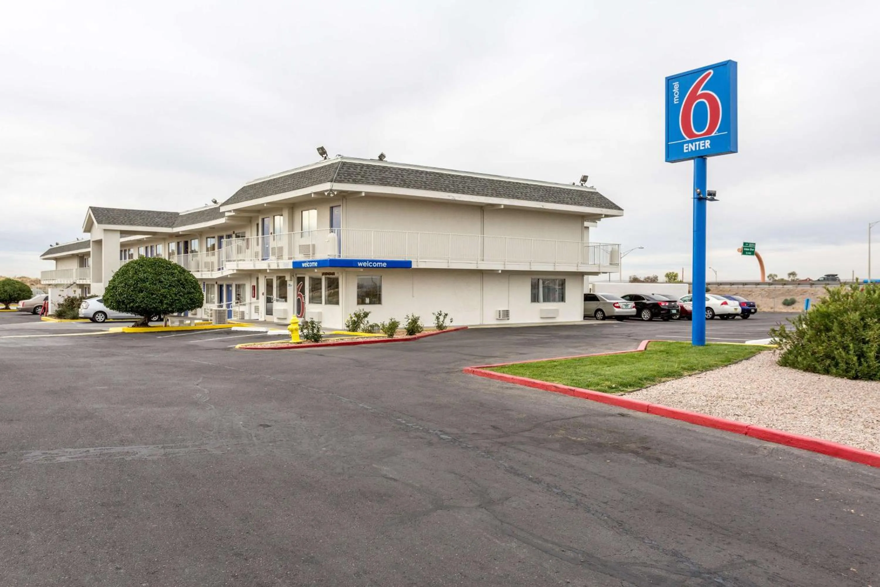 Property building in Motel 6-Albuquerque, NM - South - Airport