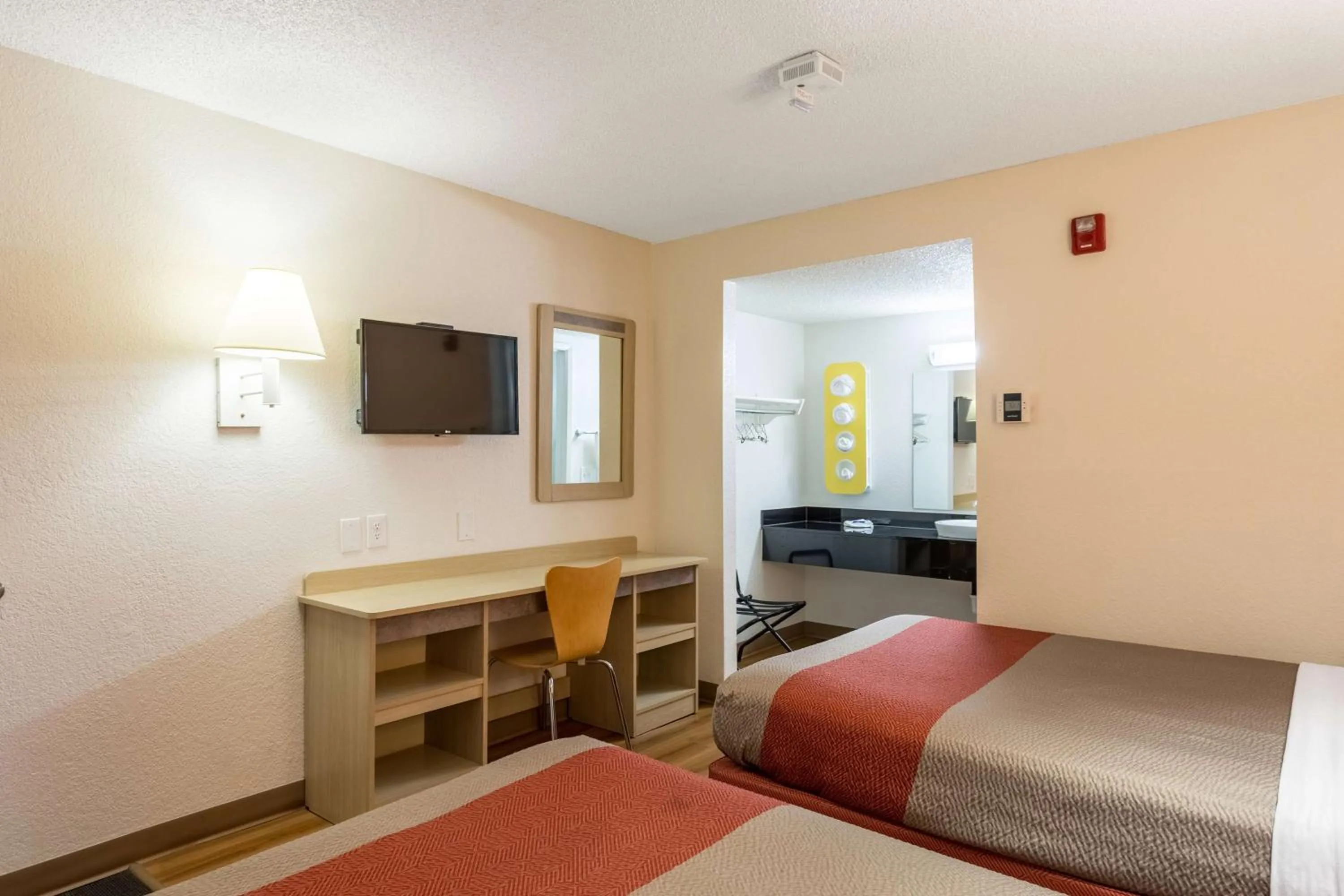 Photo of the whole room in Motel 6-Albuquerque, NM - South - Airport