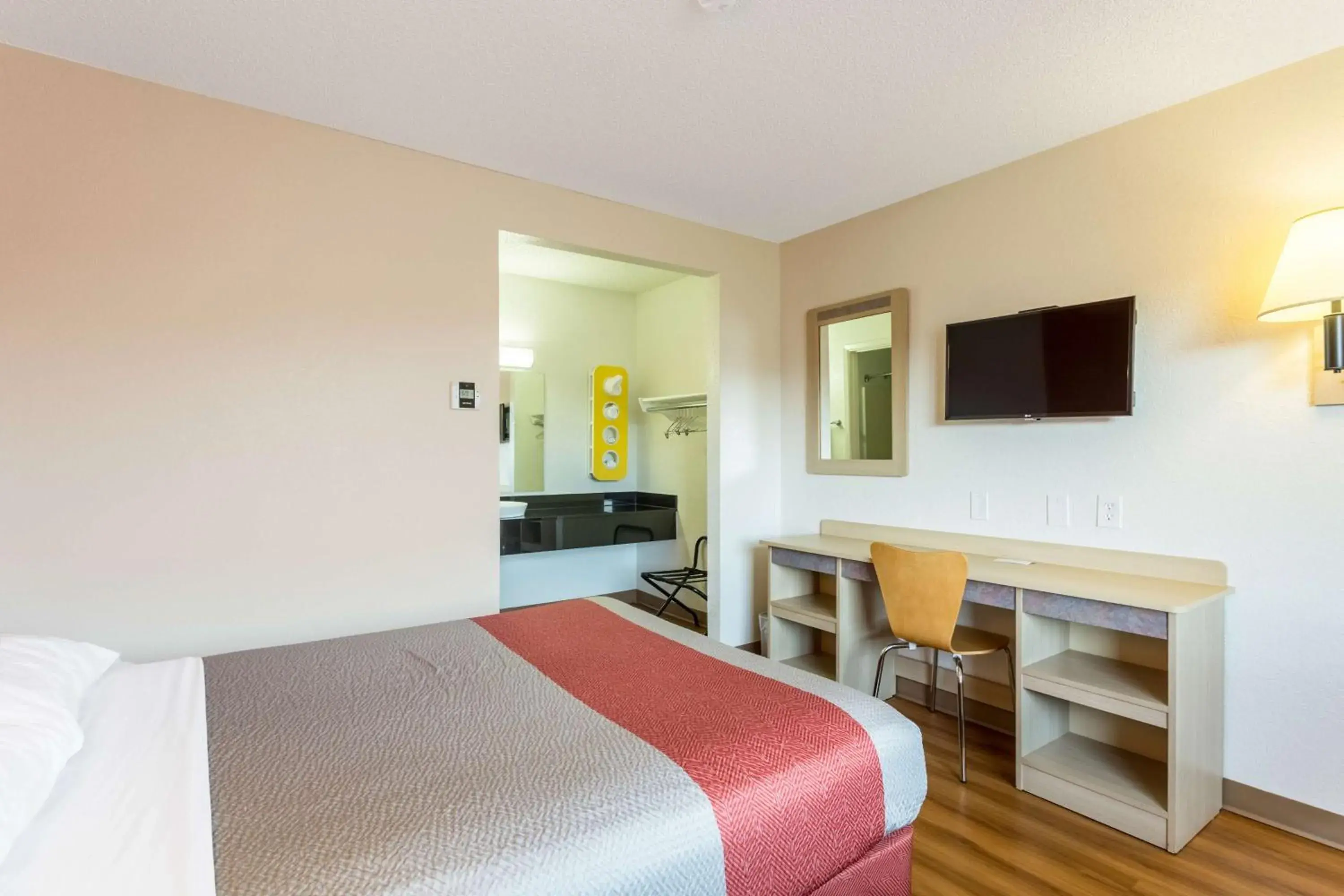 Double Room - Disability Access - Roll In Shower in Motel 6-Albuquerque, NM - South - Airport Double Room - Disability Access - Roll In Shower in Motel 6-Albuquerque, NM - South - Airport