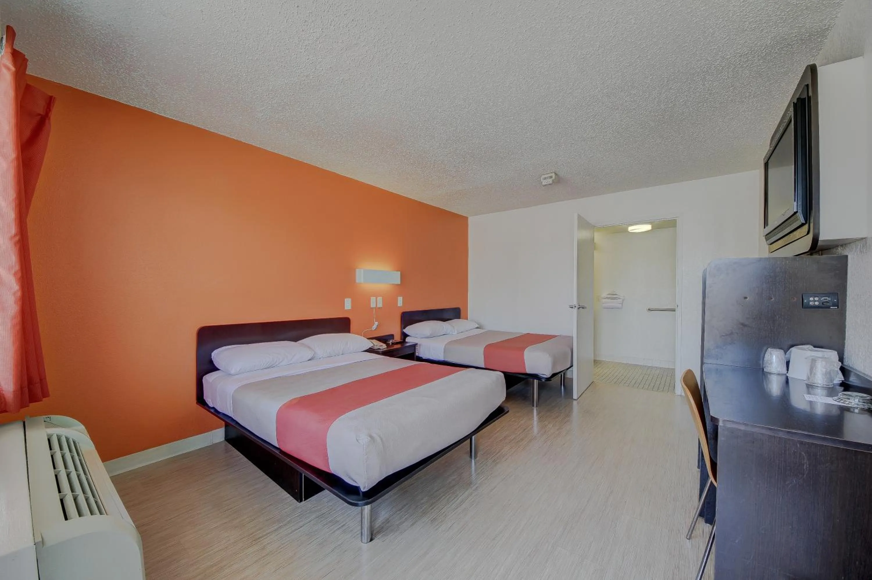 Bedroom, Bed in Motel 6-San Antonio, TX - Fort Sam Houston