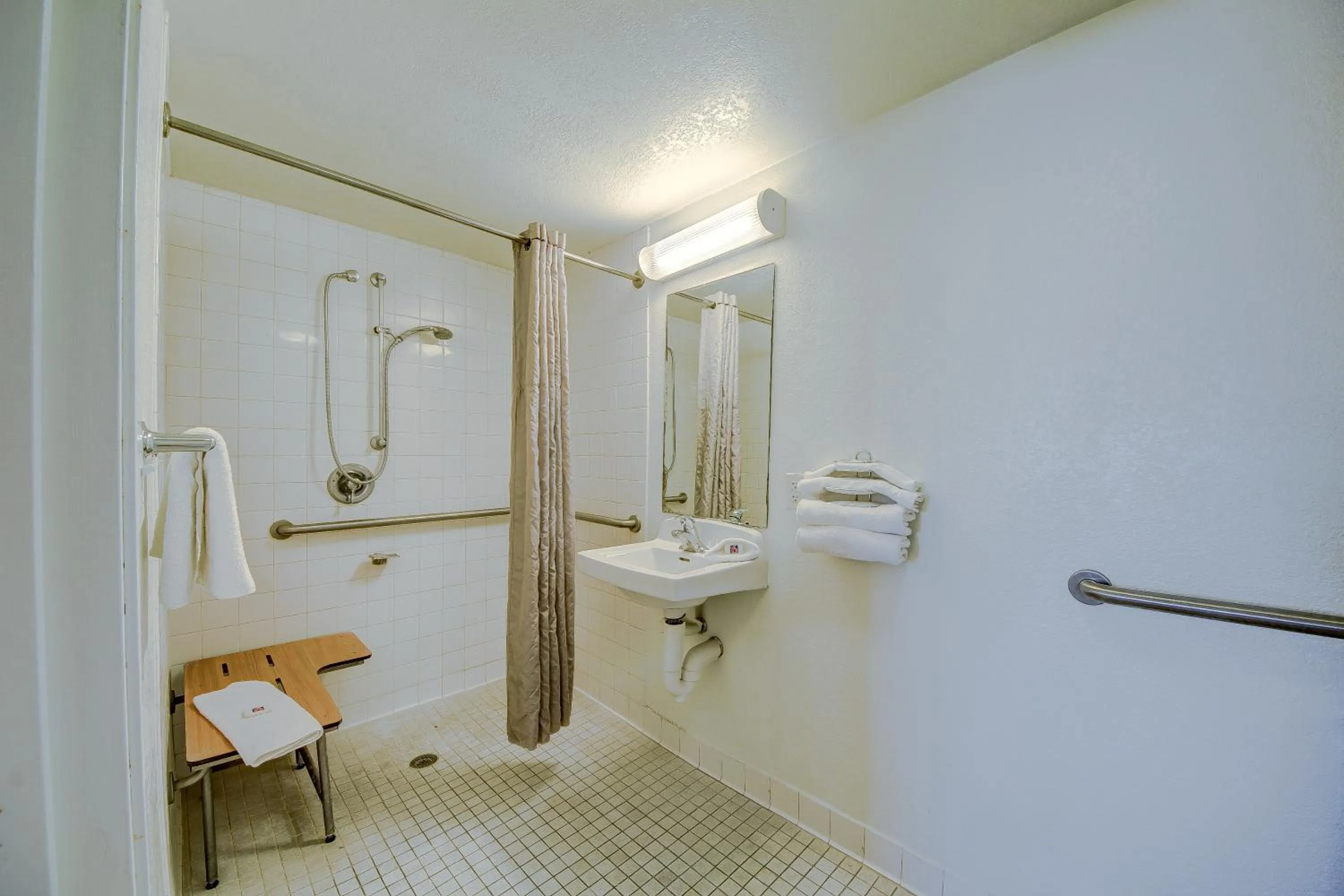 Bathroom in Motel 6-San Antonio, TX - Fort Sam Houston