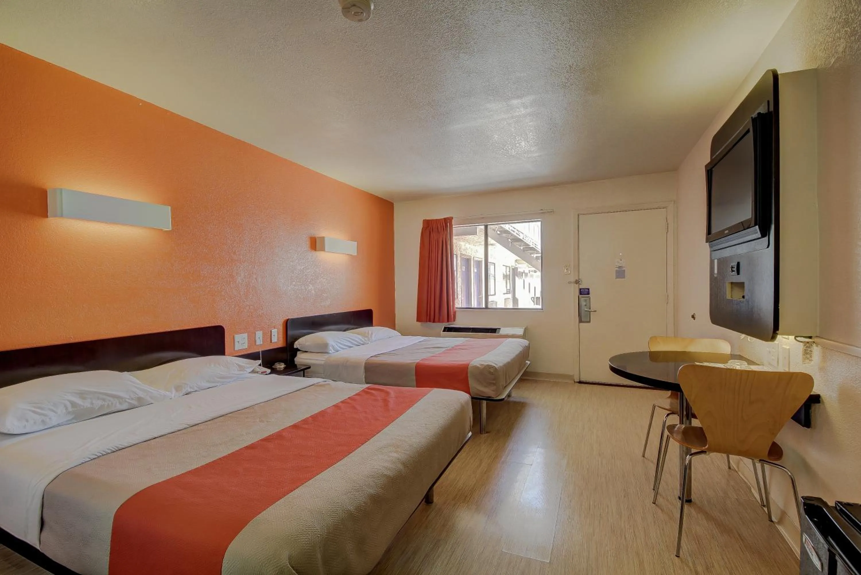 Bedroom, Bed in Motel 6-San Antonio, TX - Fort Sam Houston