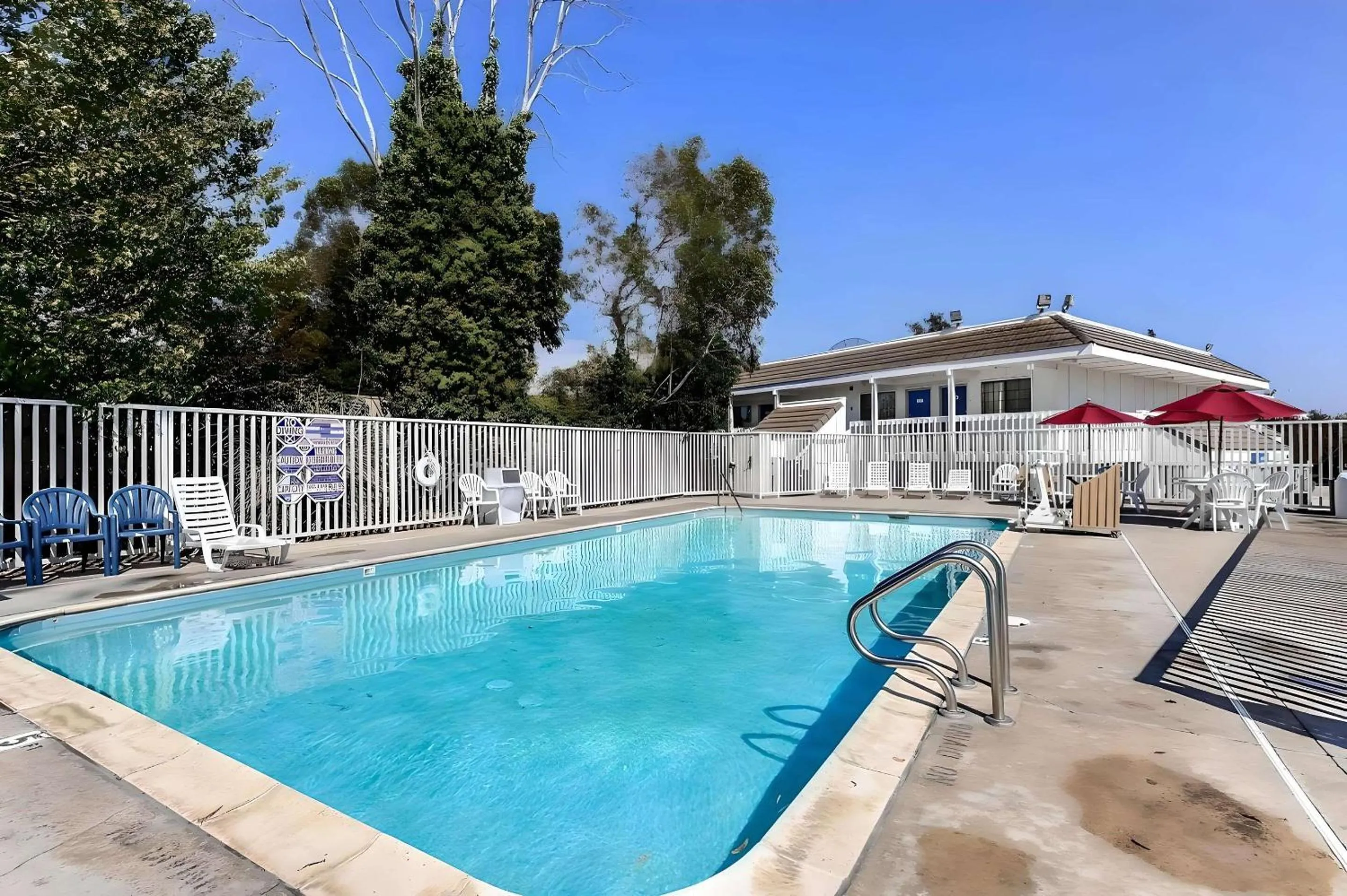 Swimming pool in Motel 6-Livermore, CA