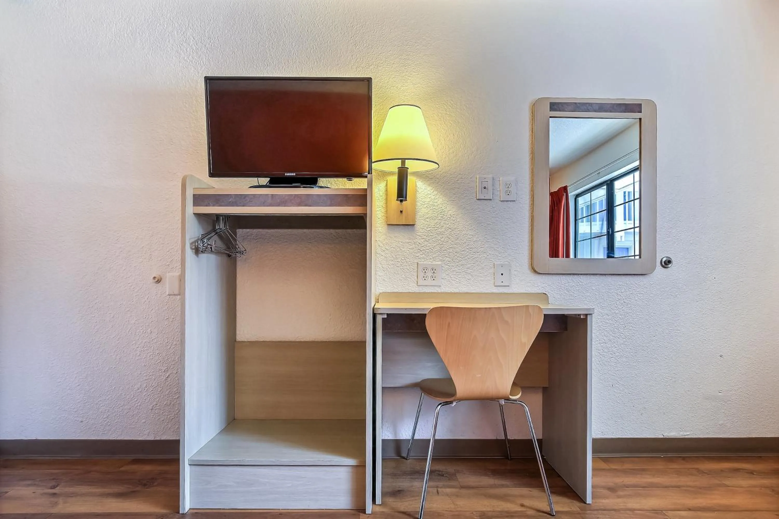 Bedroom in Motel 6-Livermore, CA