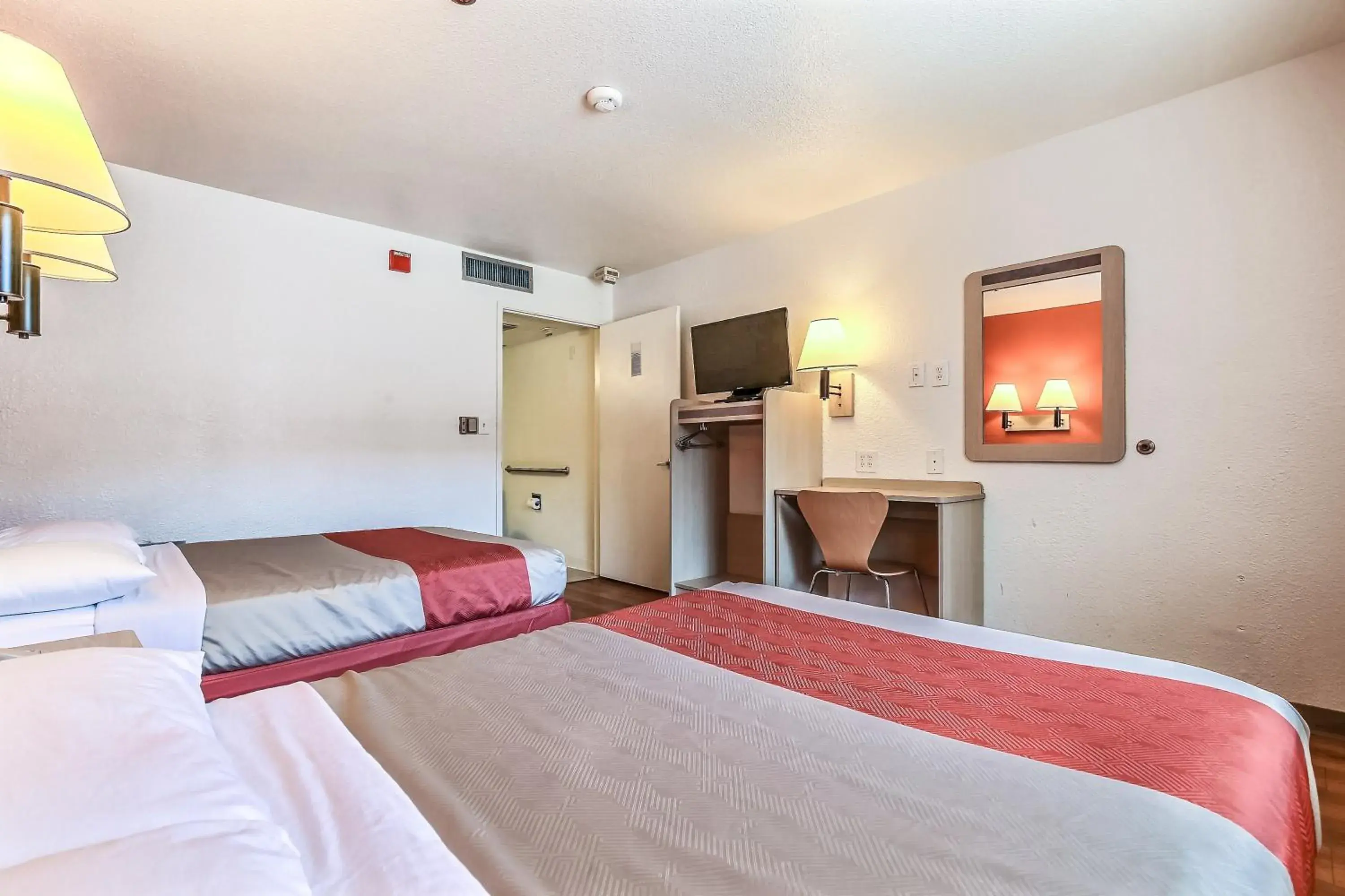 Quadruple Room with Two Double Beds - Non-Smoking in Motel 6-Livermore, CA Quadruple Room with Two Double Beds - Non-Smoking in Motel 6-Livermore, CA