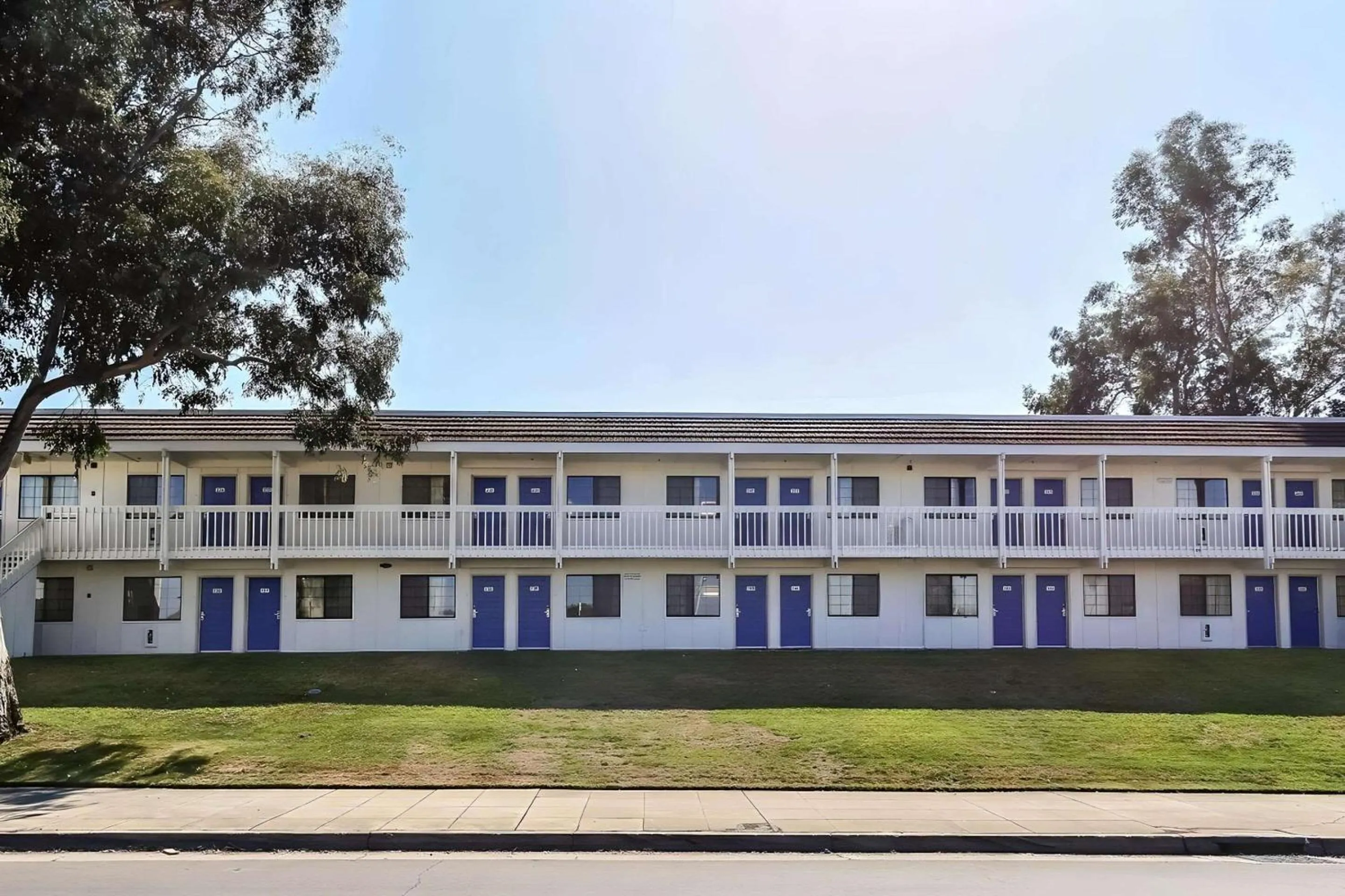 Property building in Motel 6-Livermore, CA