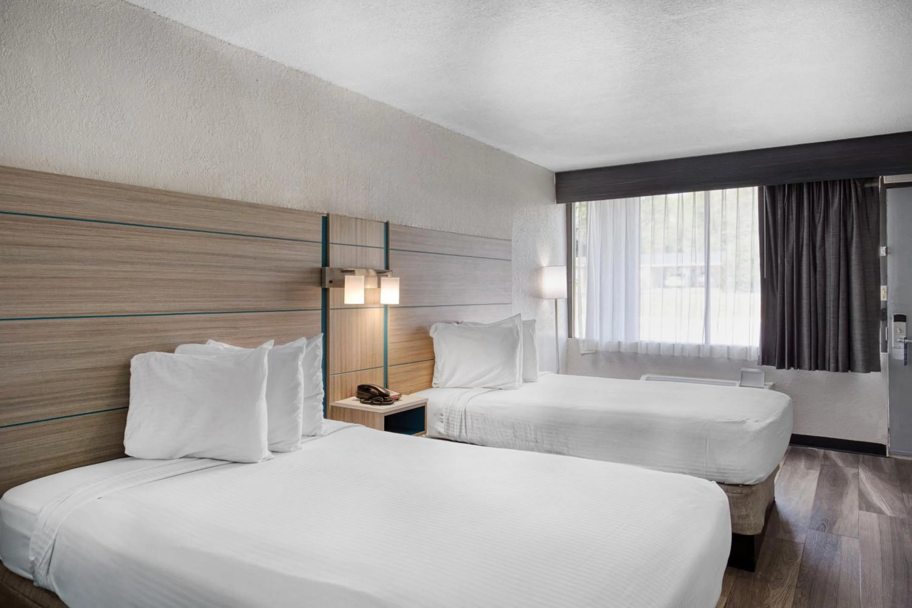 Bed in Best Western Executive Inn