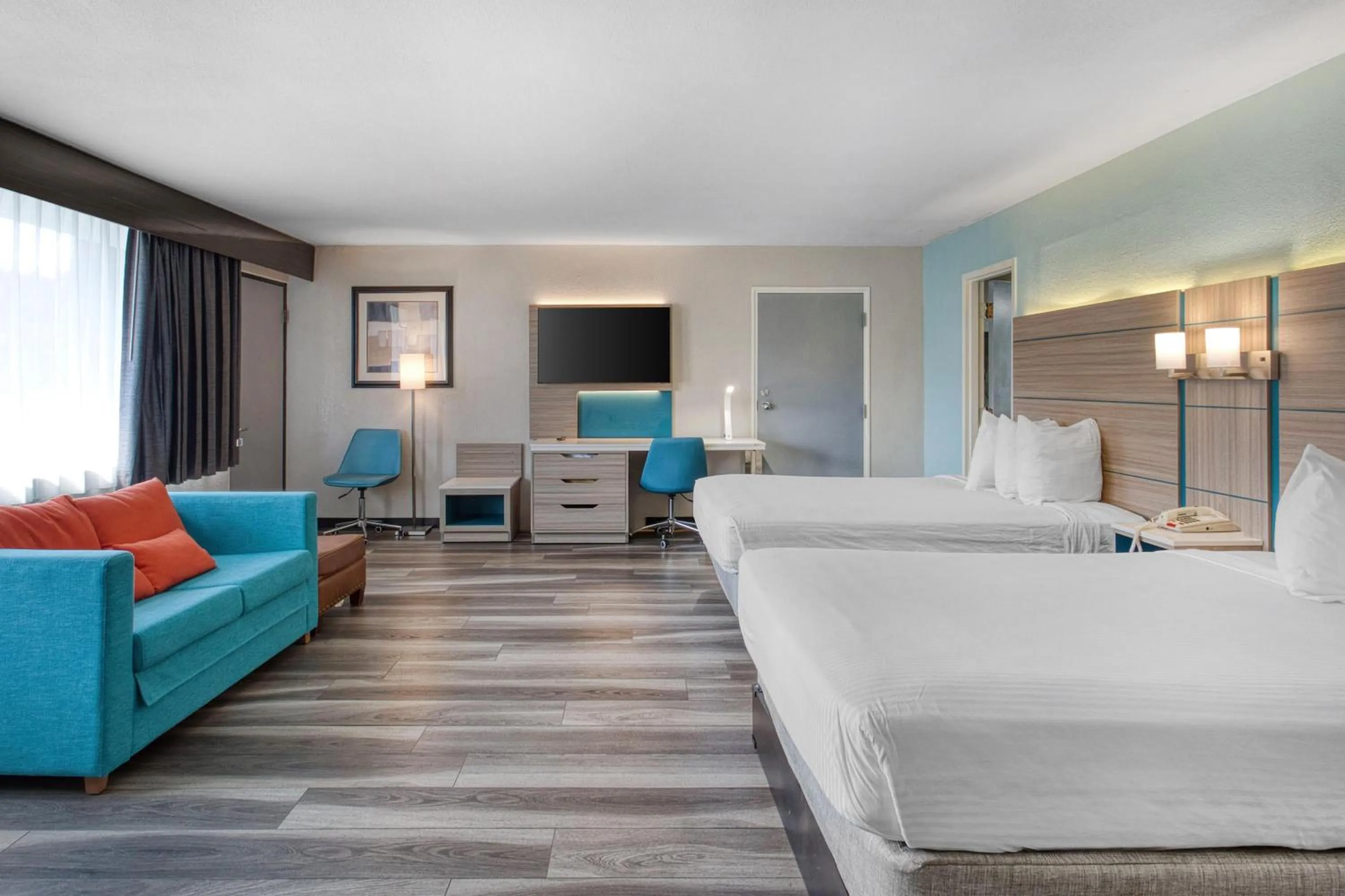 Bedroom, Bed in Best Western Executive Inn