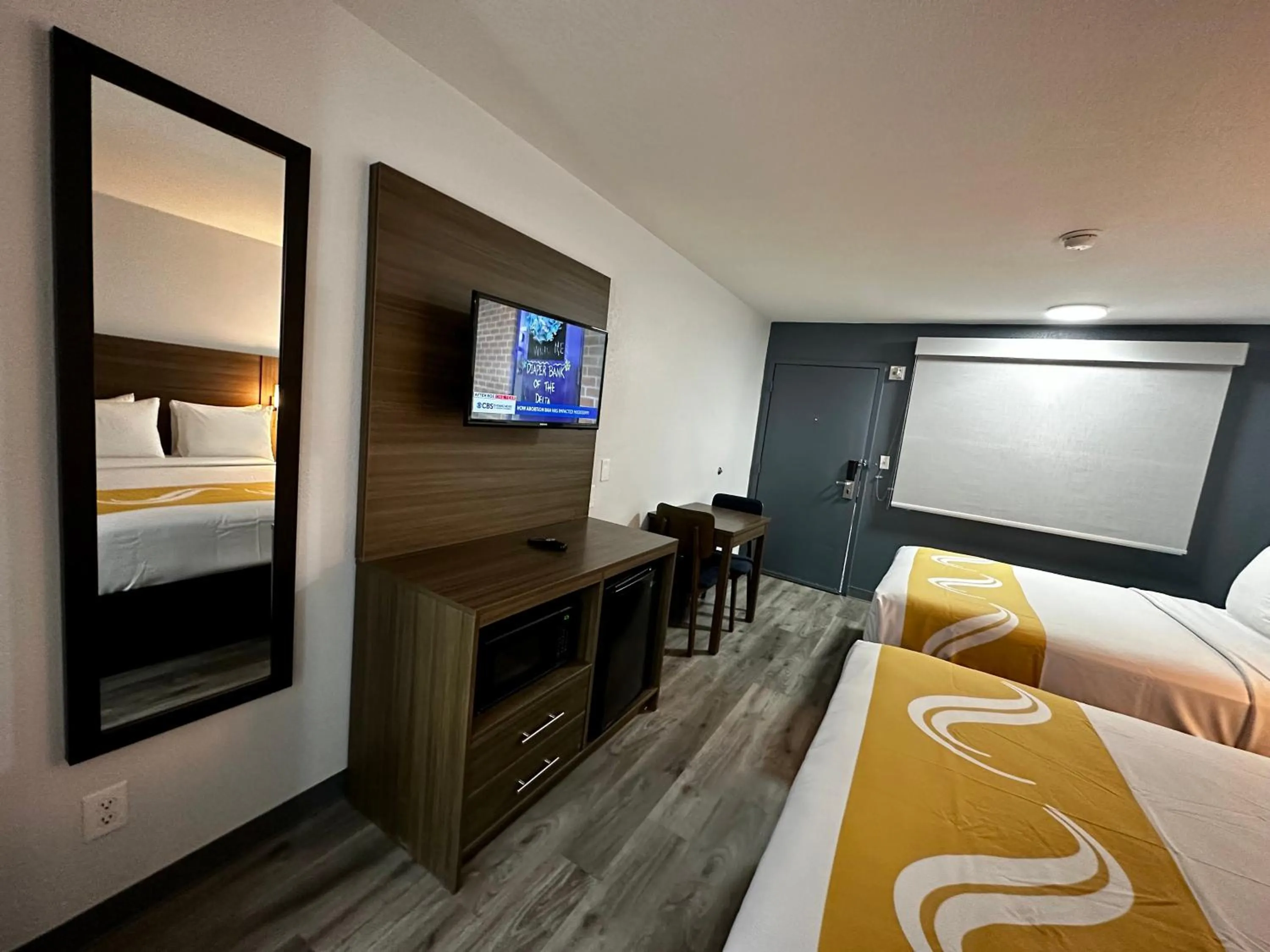 TV and multimedia, Bed in Quality Inn Santa Fe New Mexico