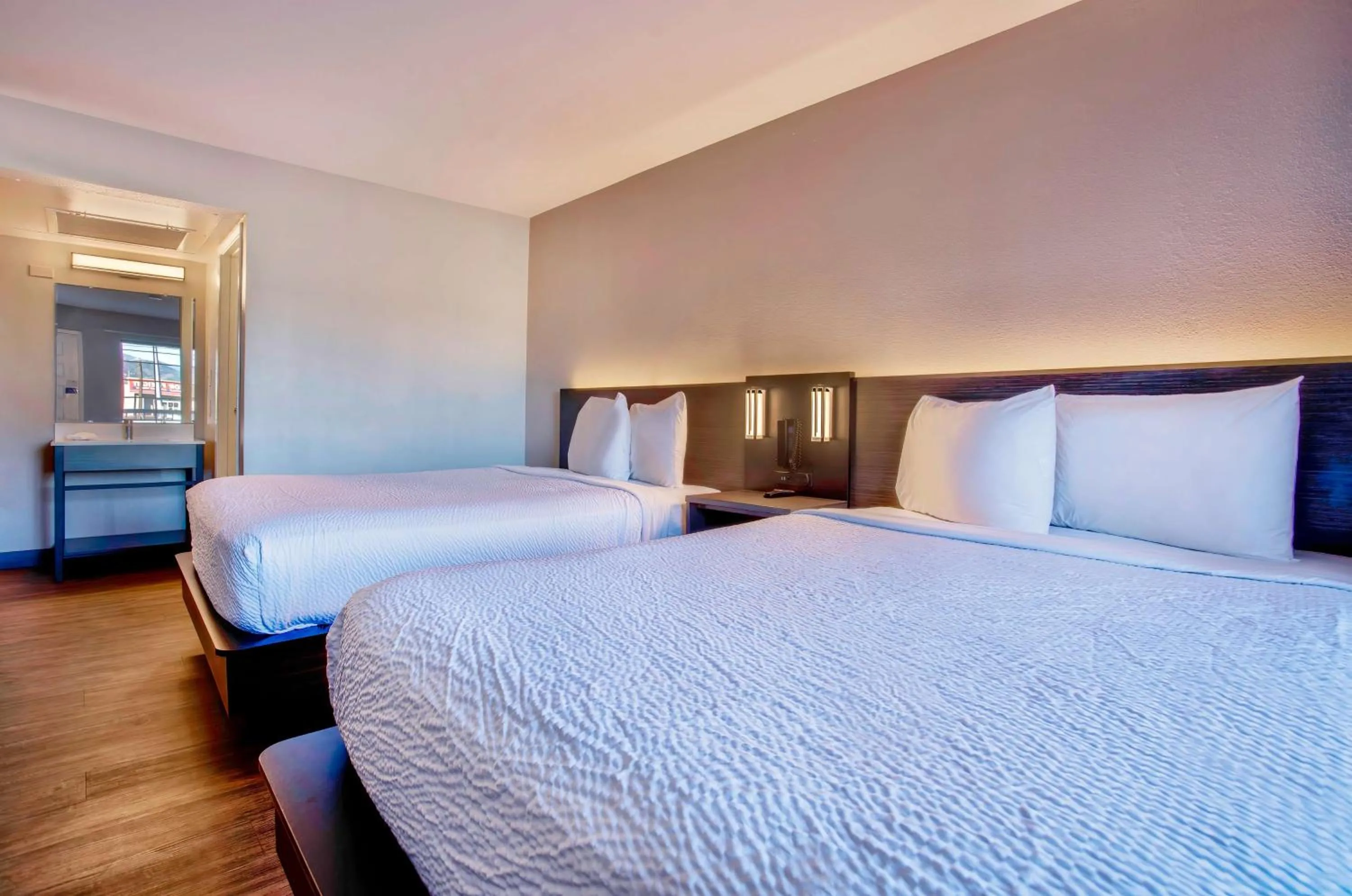 Bedroom, Bed in Motel 6-Kingman, AZ - Route 66 East