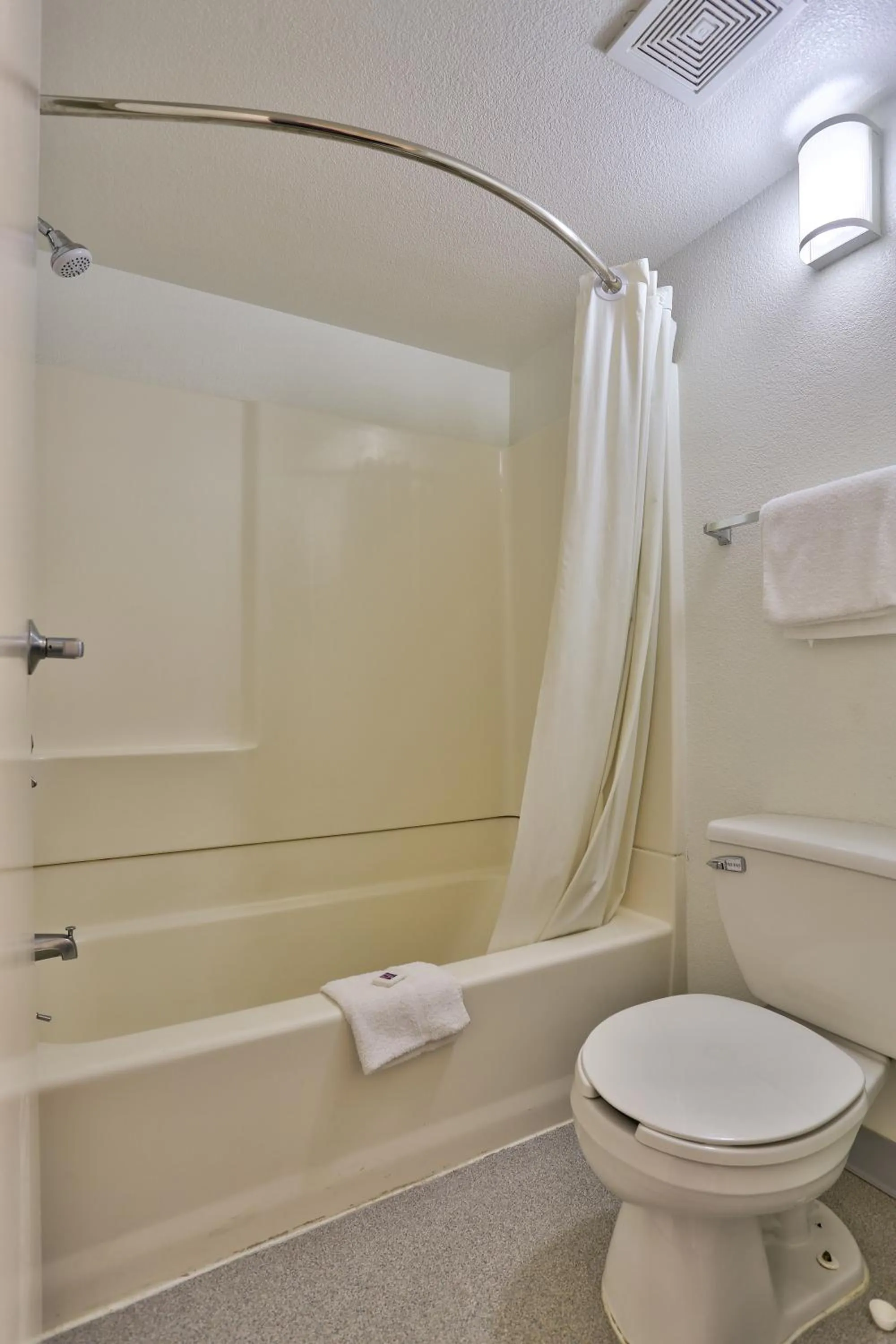 Shower in Motel 6-Kingman, AZ - Route 66 East