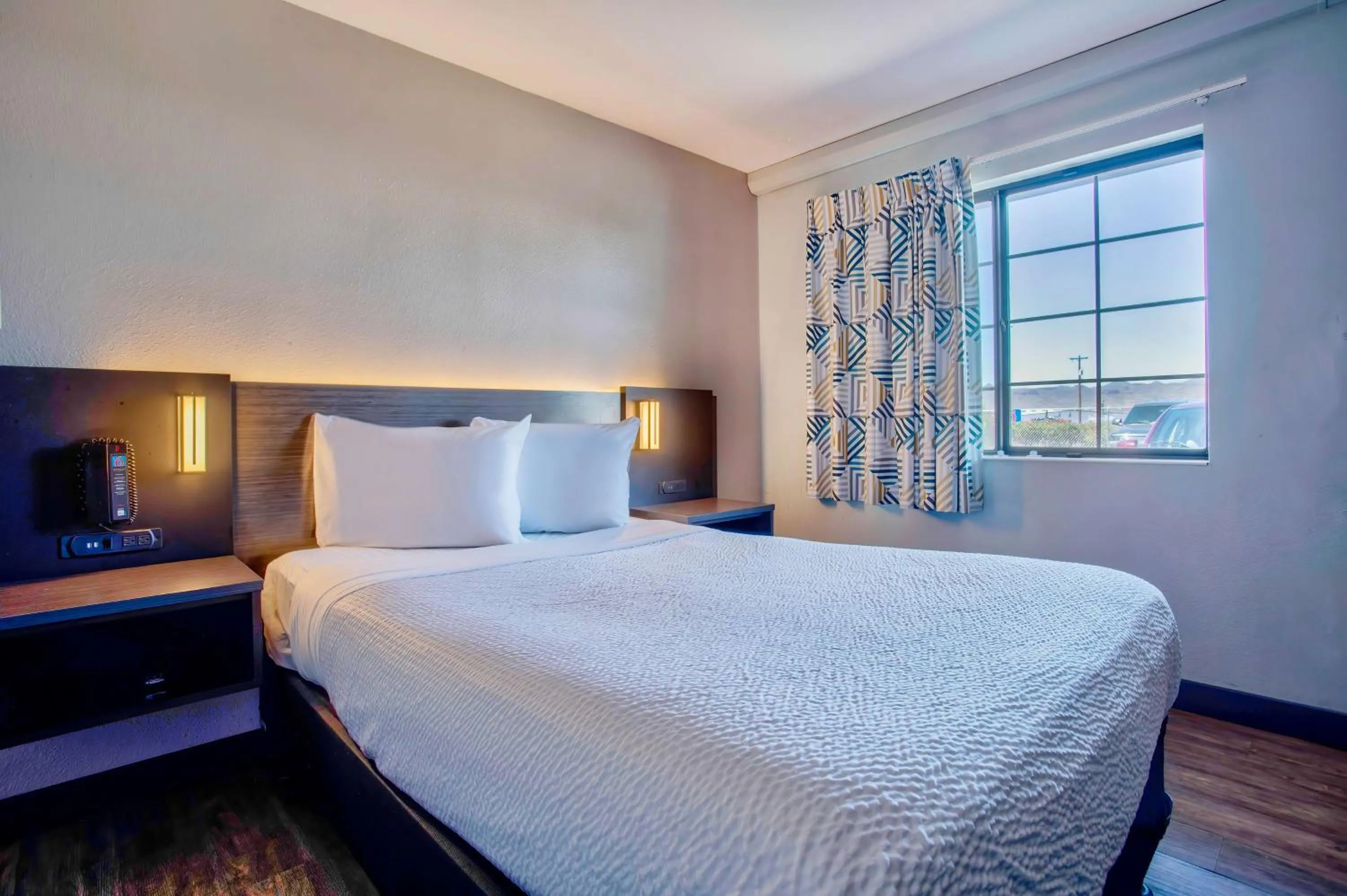 Bedroom, Bed in Motel 6-Kingman, AZ - Route 66 East