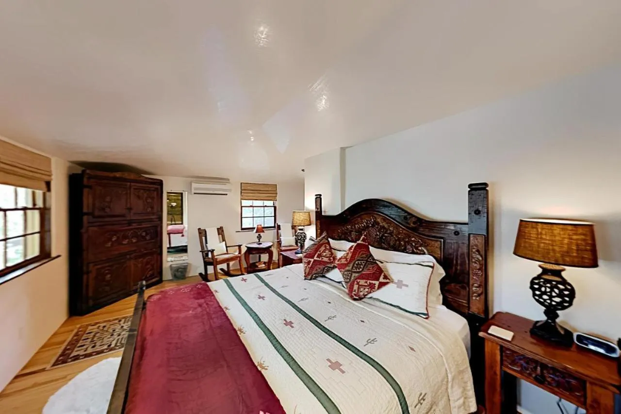 Bed in Antigua Inn