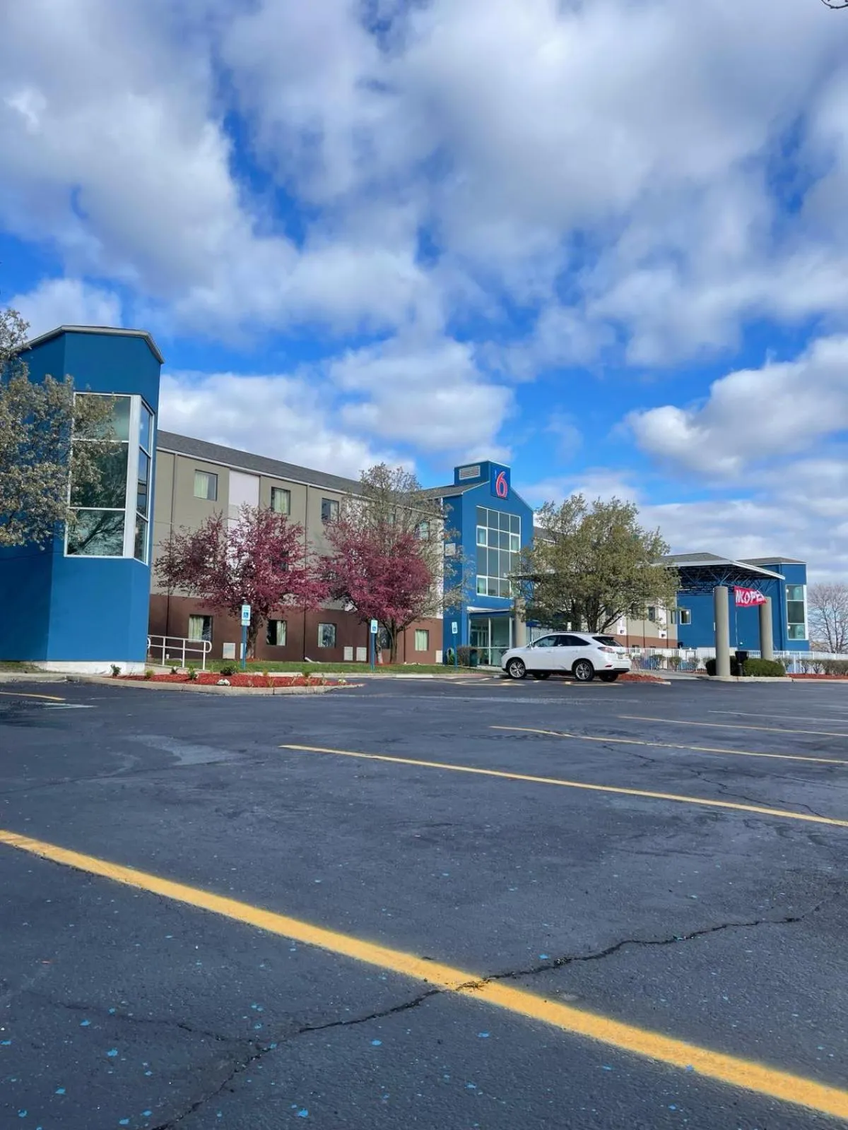 Property building in Motel 6-Caseyville, IL - Caseyville Il