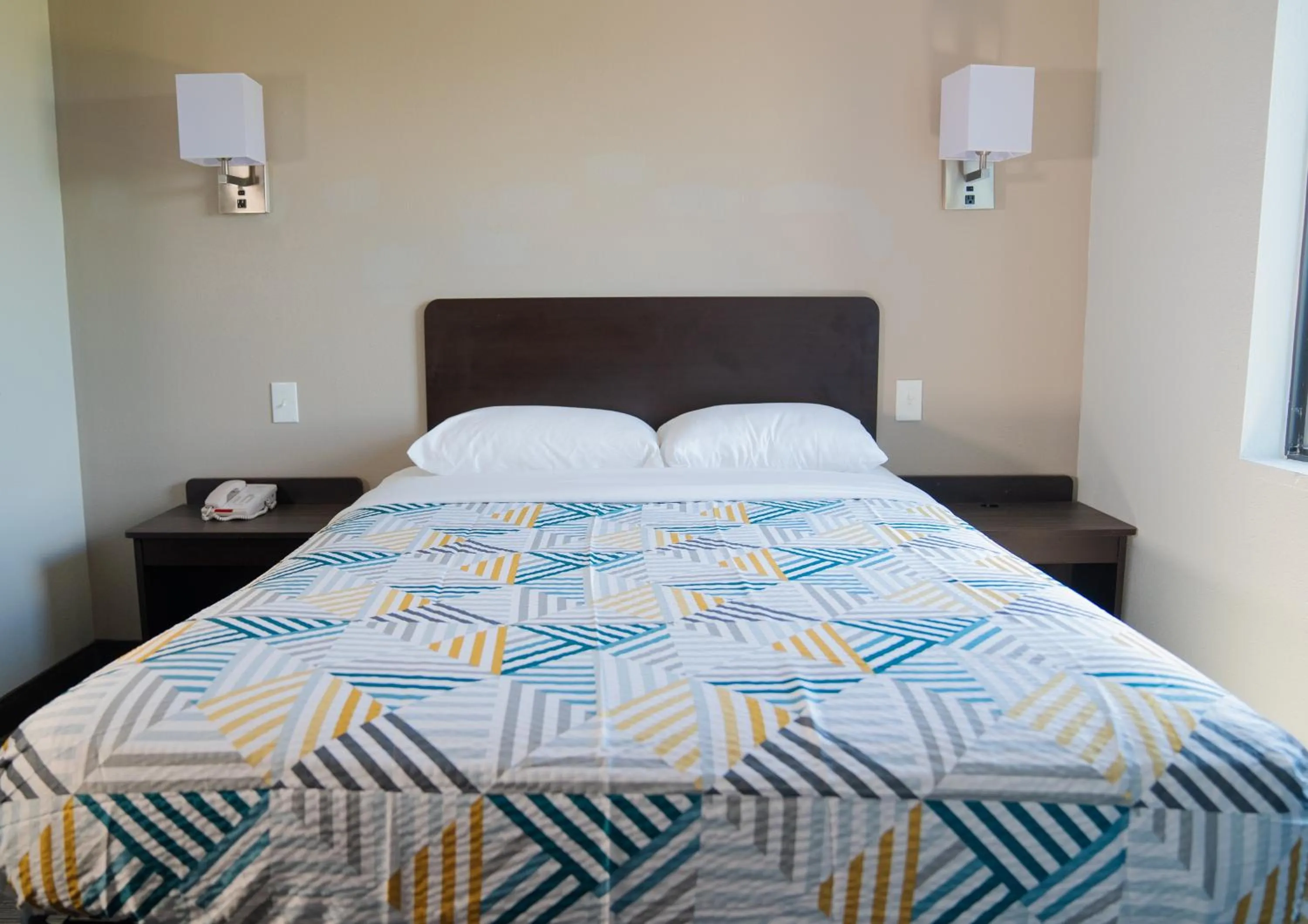 Bed in Motel 6-Caseyville, IL - Caseyville Il