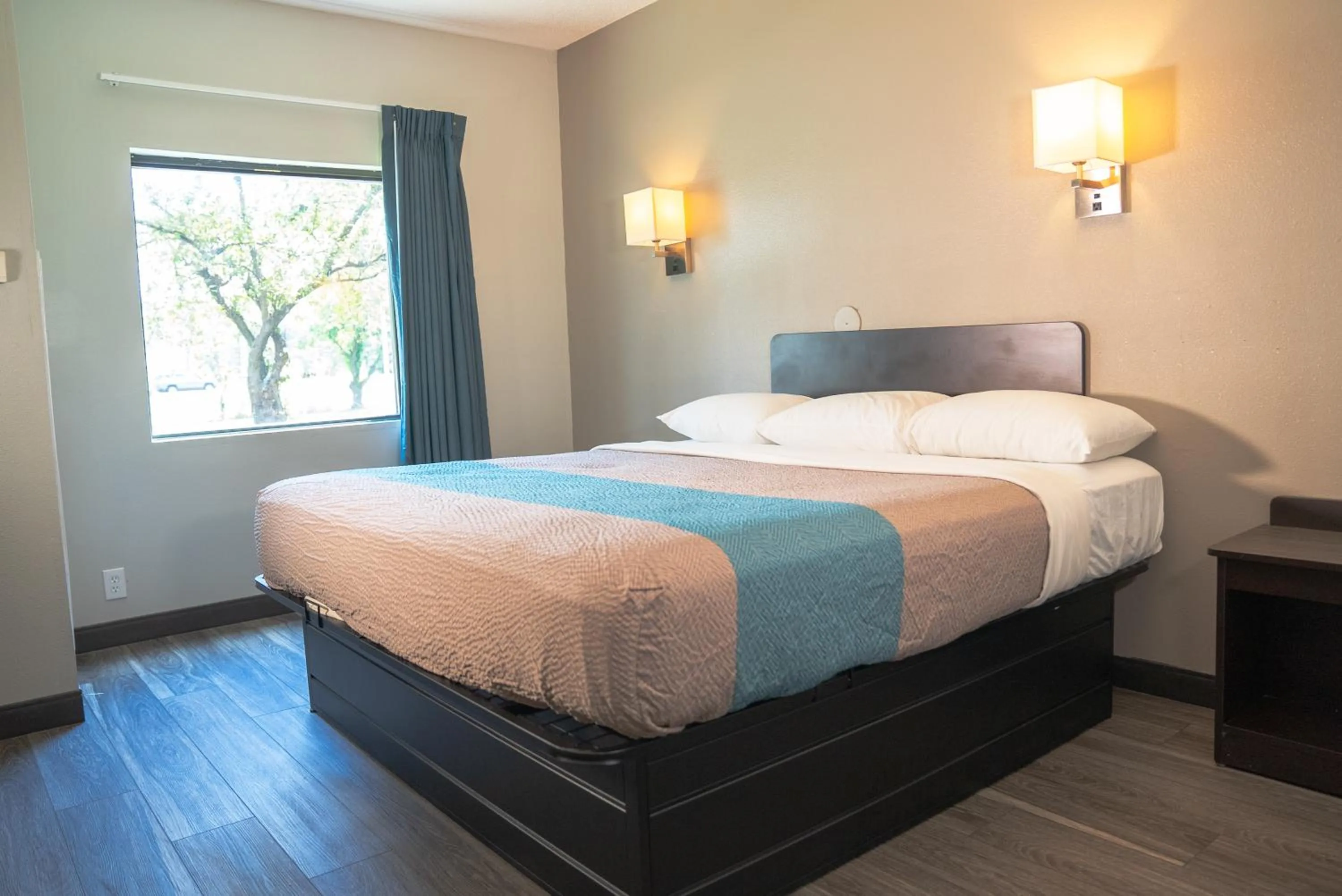 Bed in Motel 6-Caseyville, IL - Caseyville Il