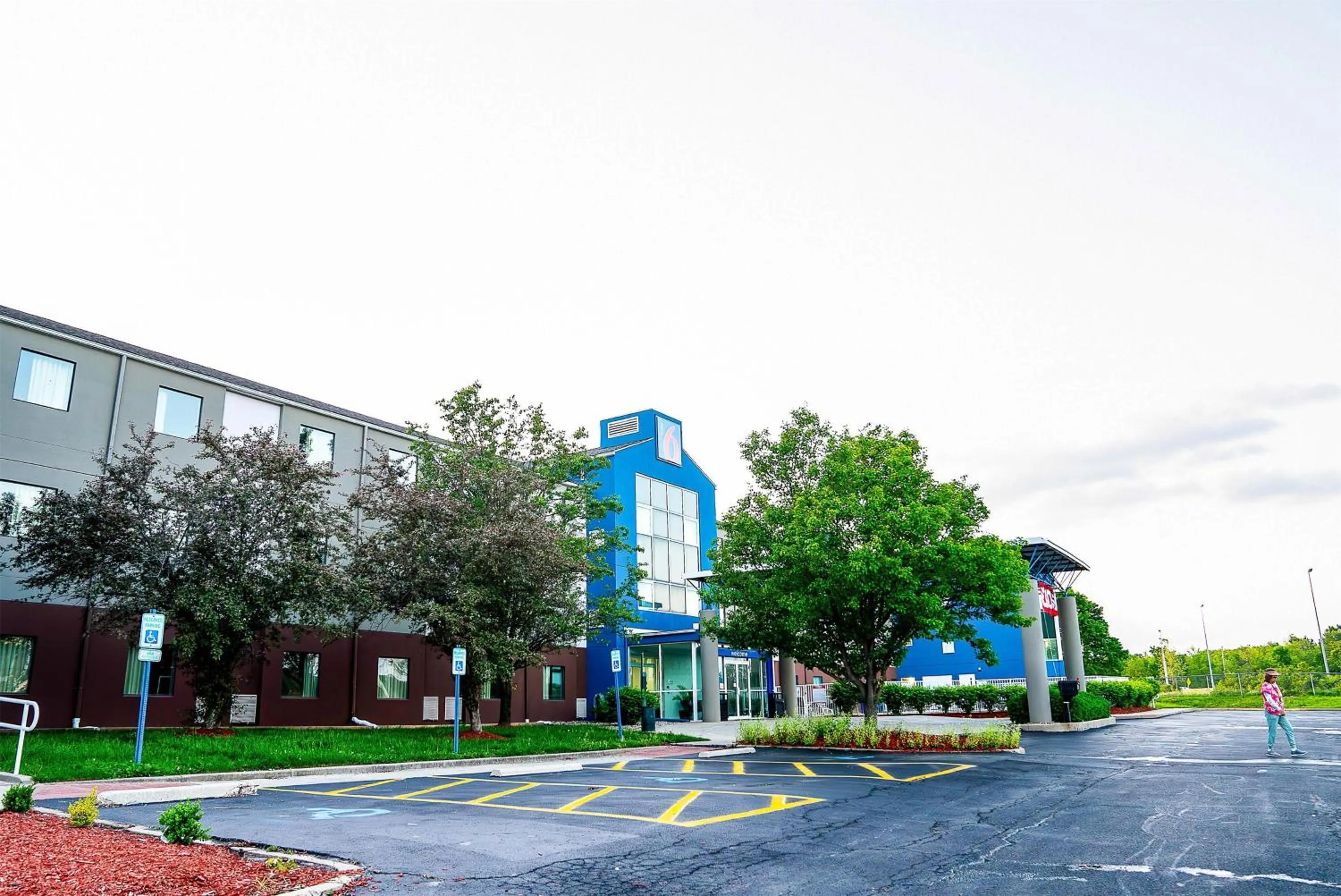 Property building in Motel 6-Caseyville, IL - Caseyville Il