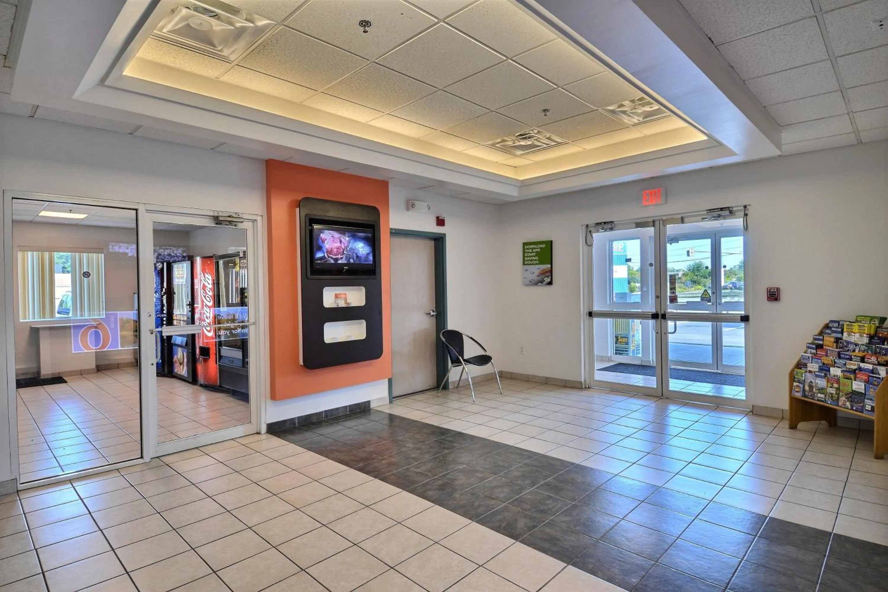 Lobby or reception in Motel 6-Tewksbury, MA - Boston