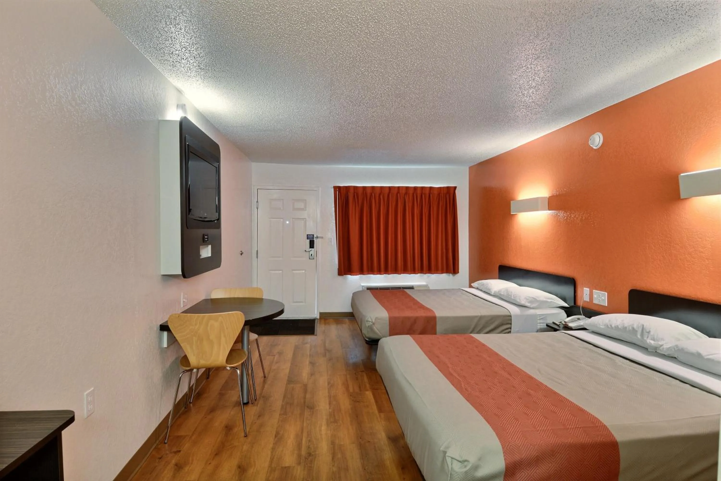 Bed in Motel 6-Tewksbury, MA - Boston