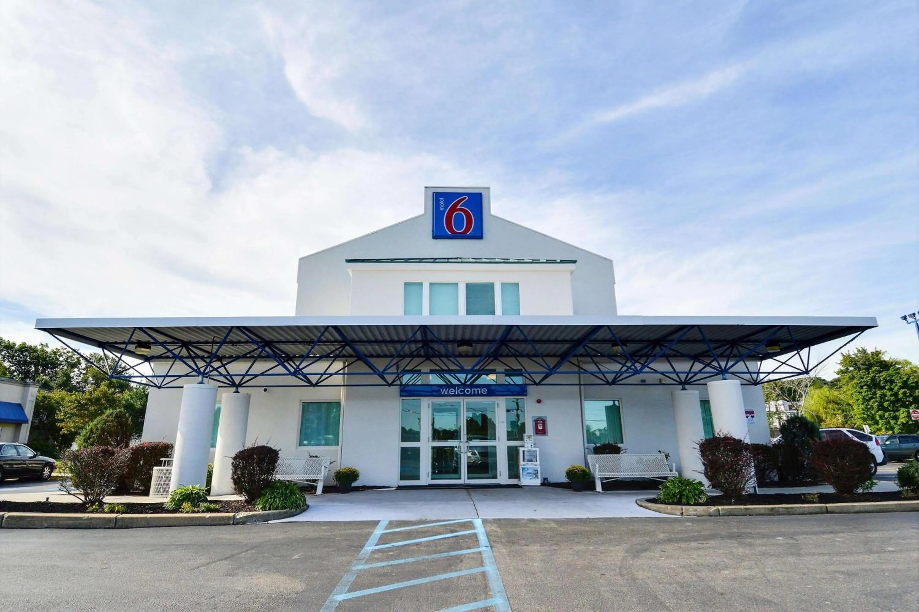 Property building in Motel 6-Tewksbury, MA - Boston