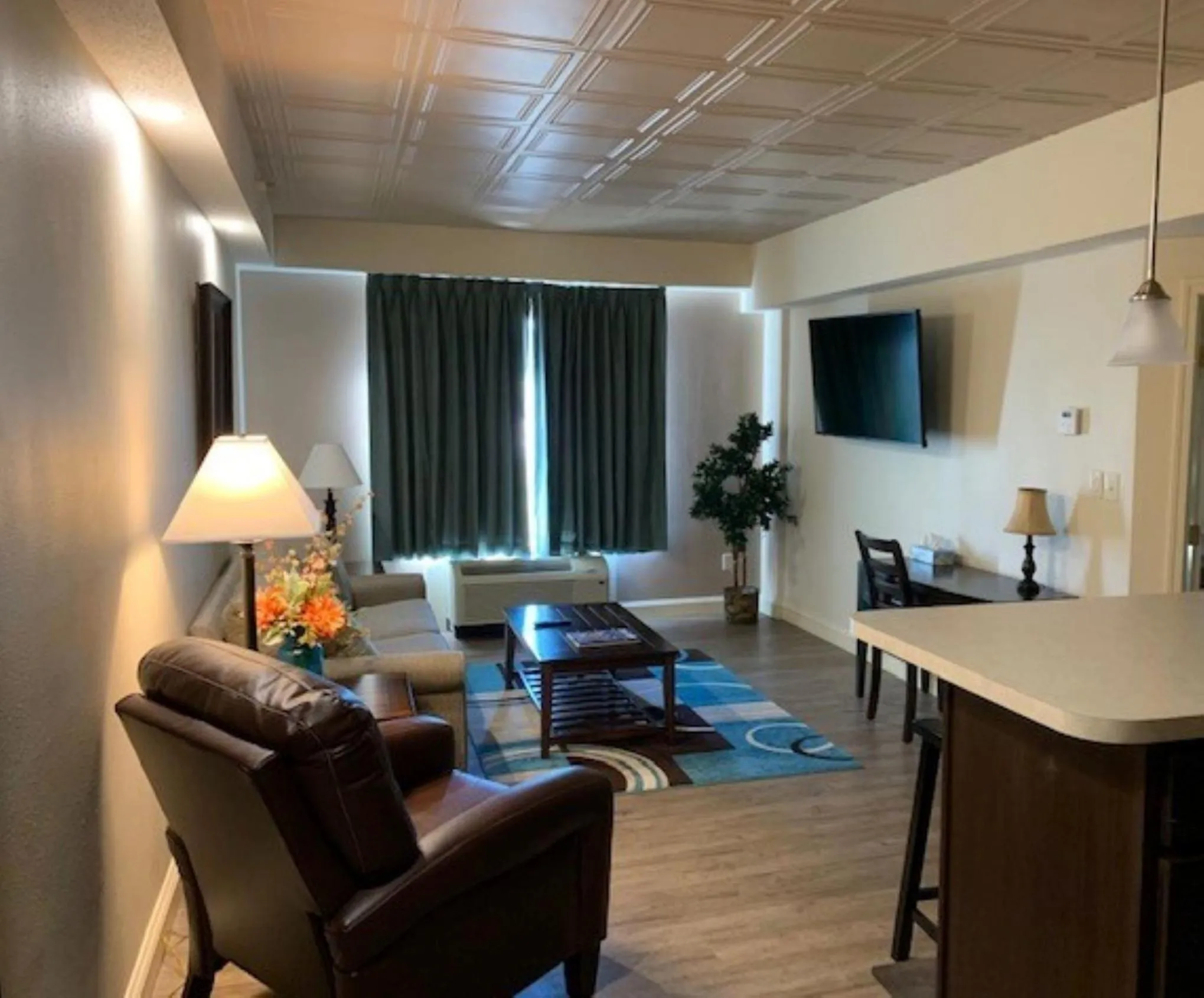 Living room in McCoy's Inn