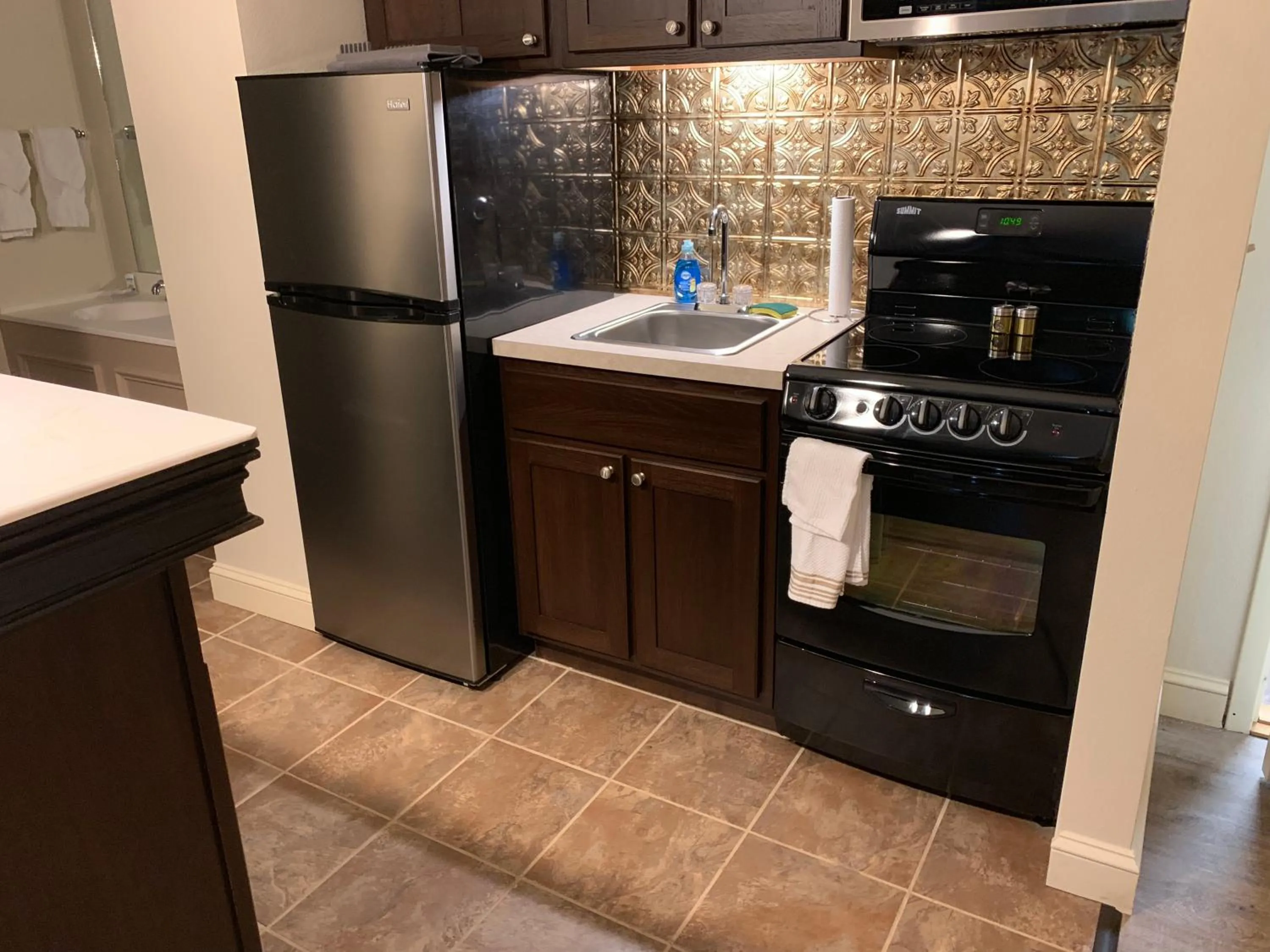 Kitchen or kitchenette in McCoy's Inn