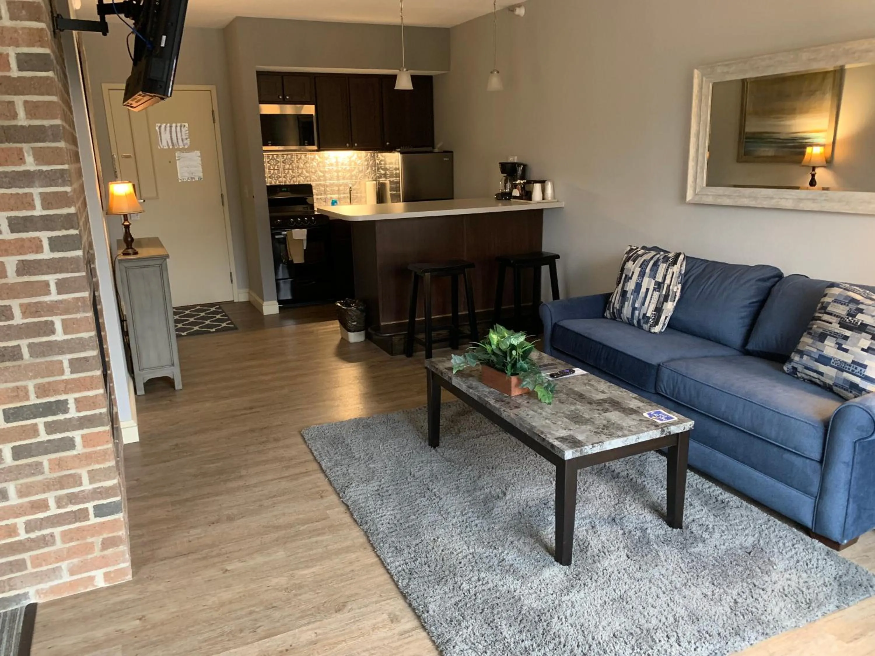 Living room in McCoy's Inn