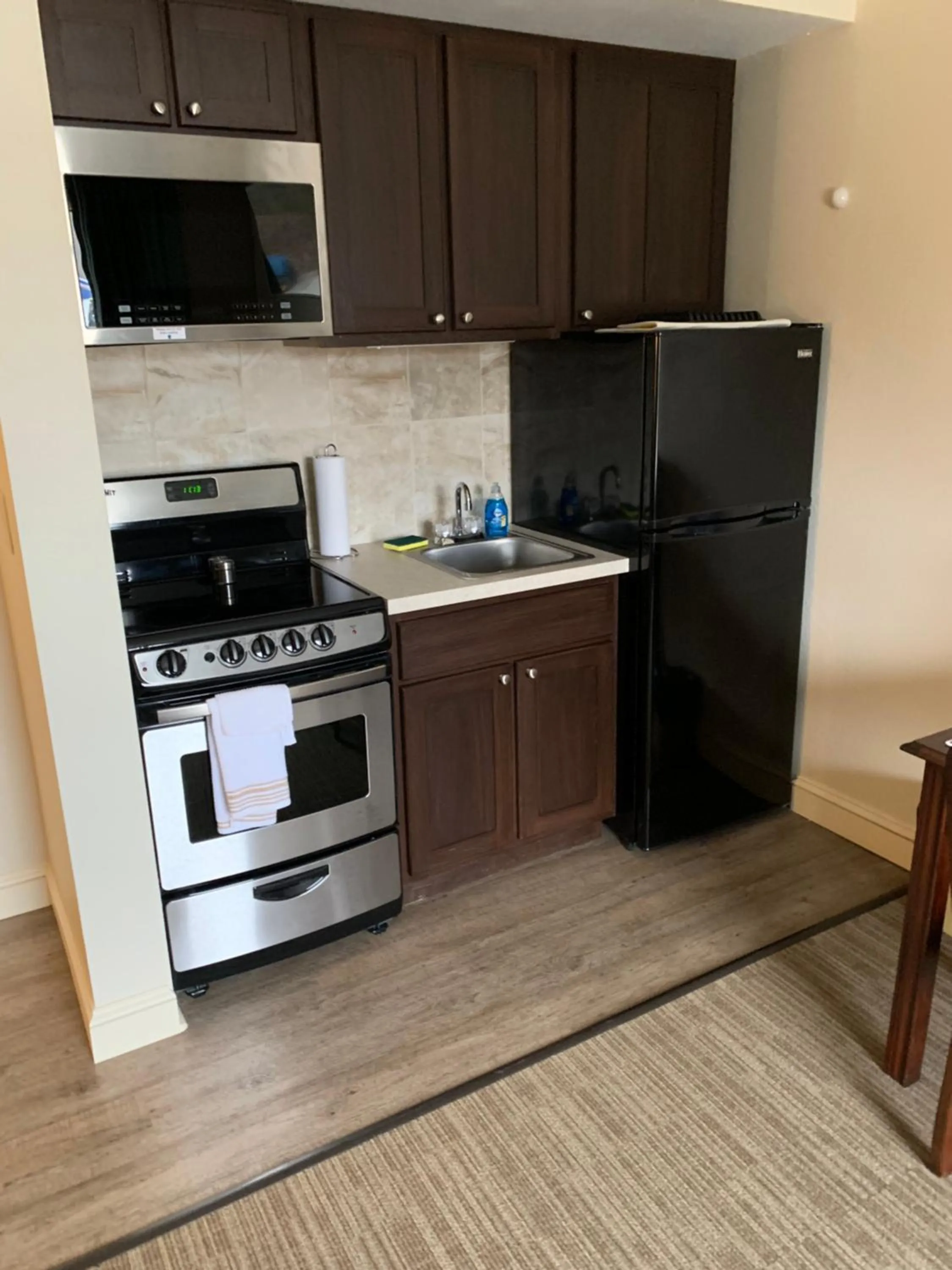 Kitchen or kitchenette in McCoy's Inn