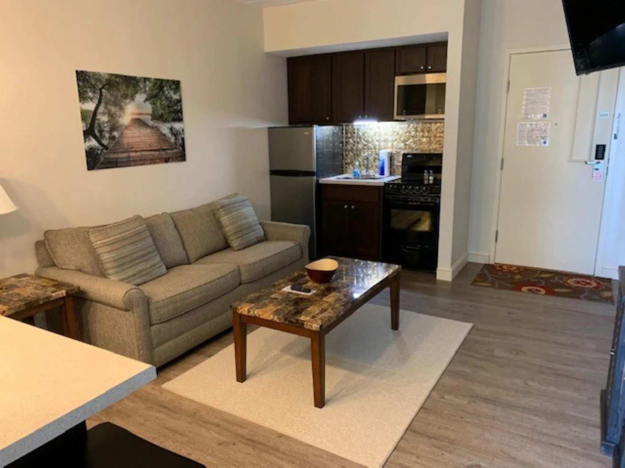 Living room in McCoy's Inn