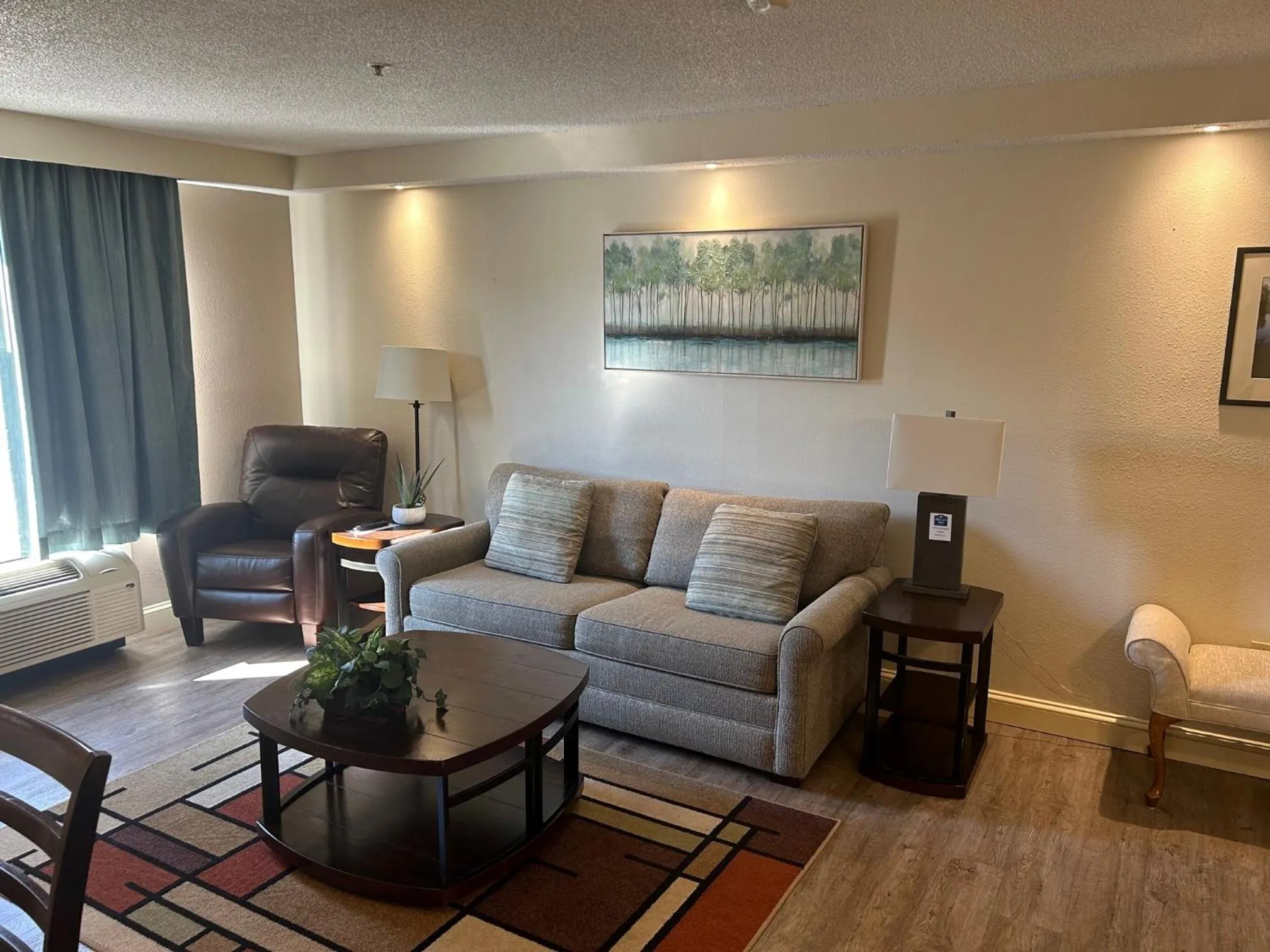 Living room in McCoy's Inn