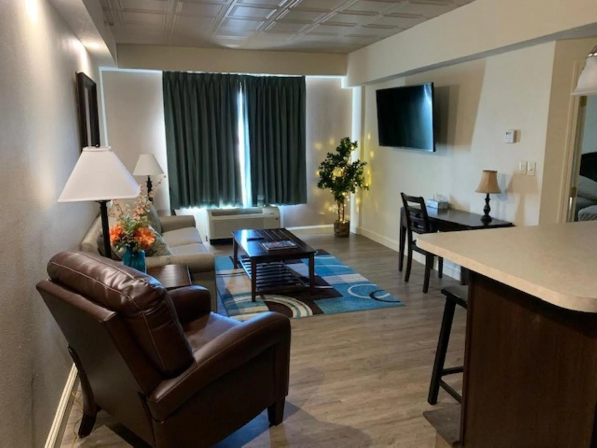 Living room in McCoy's Inn