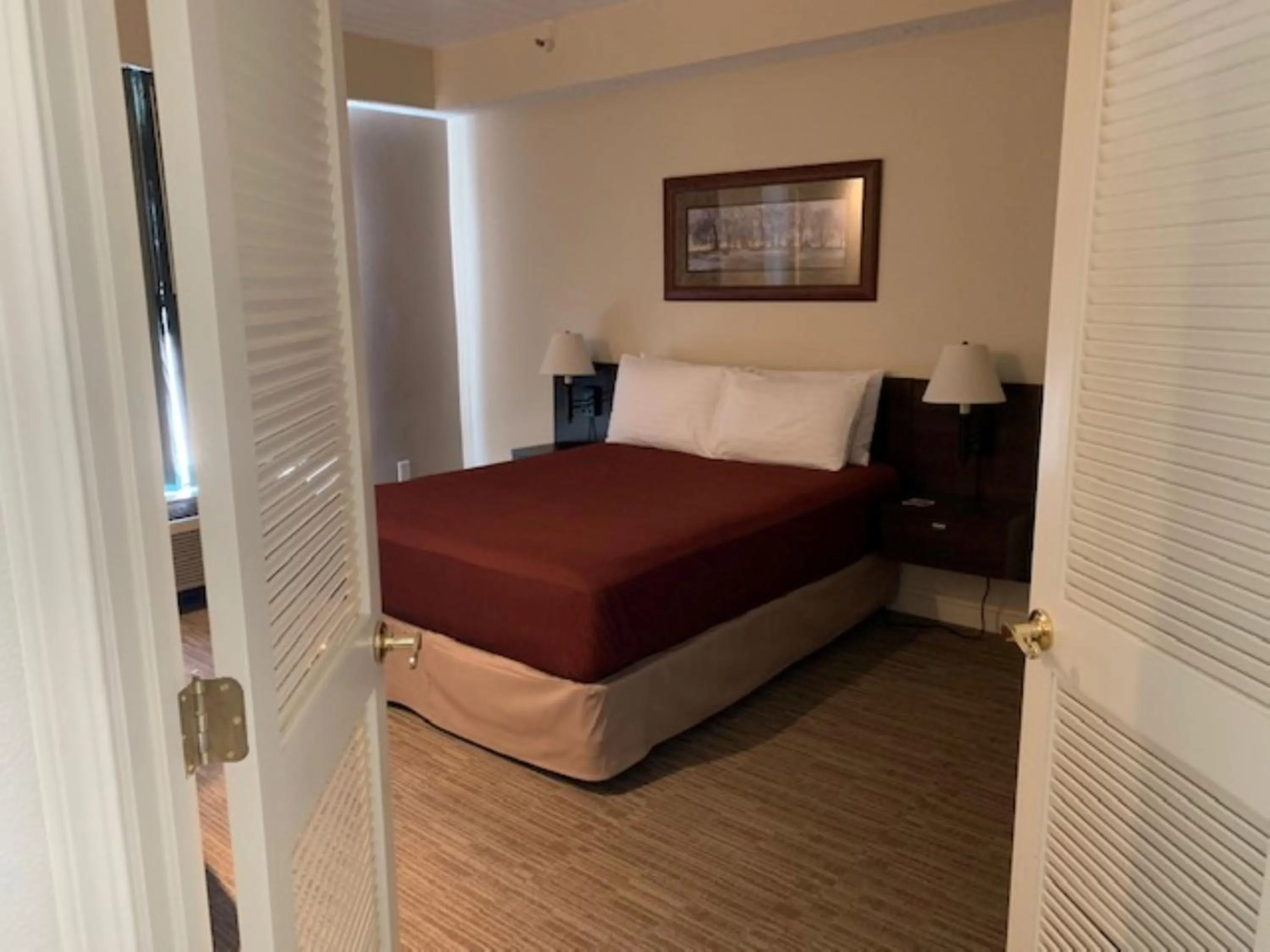 Bedroom, Bed in McCoy's Inn