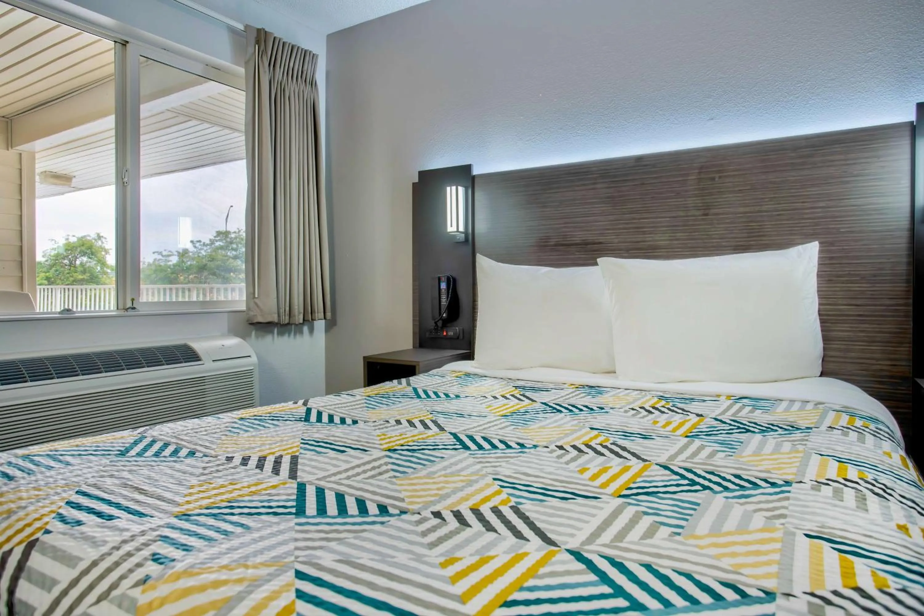 Bedroom, Bed in Motel 6-Richland, WA - Kennewick