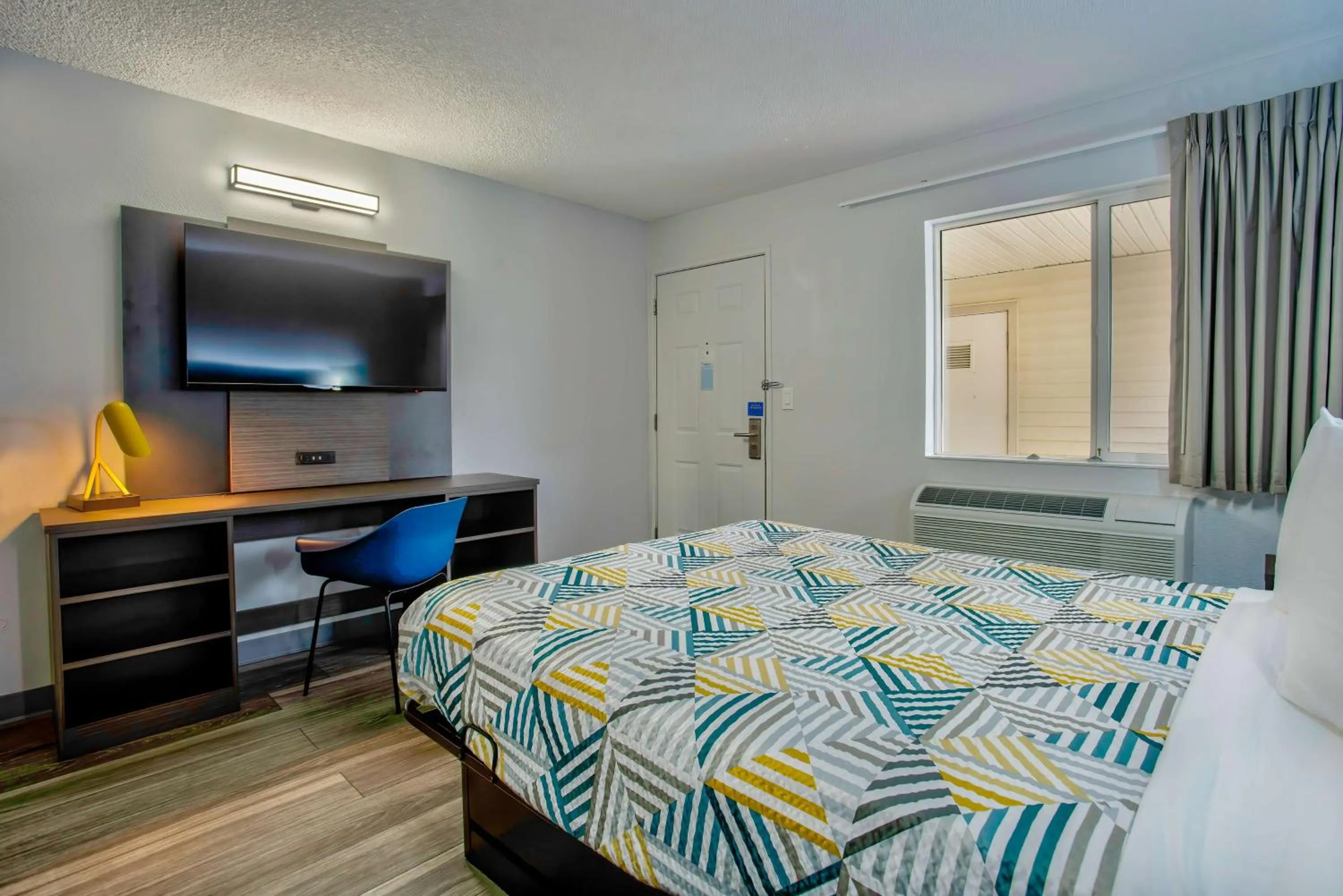 Bedroom, Bed in Motel 6-Richland, WA - Kennewick