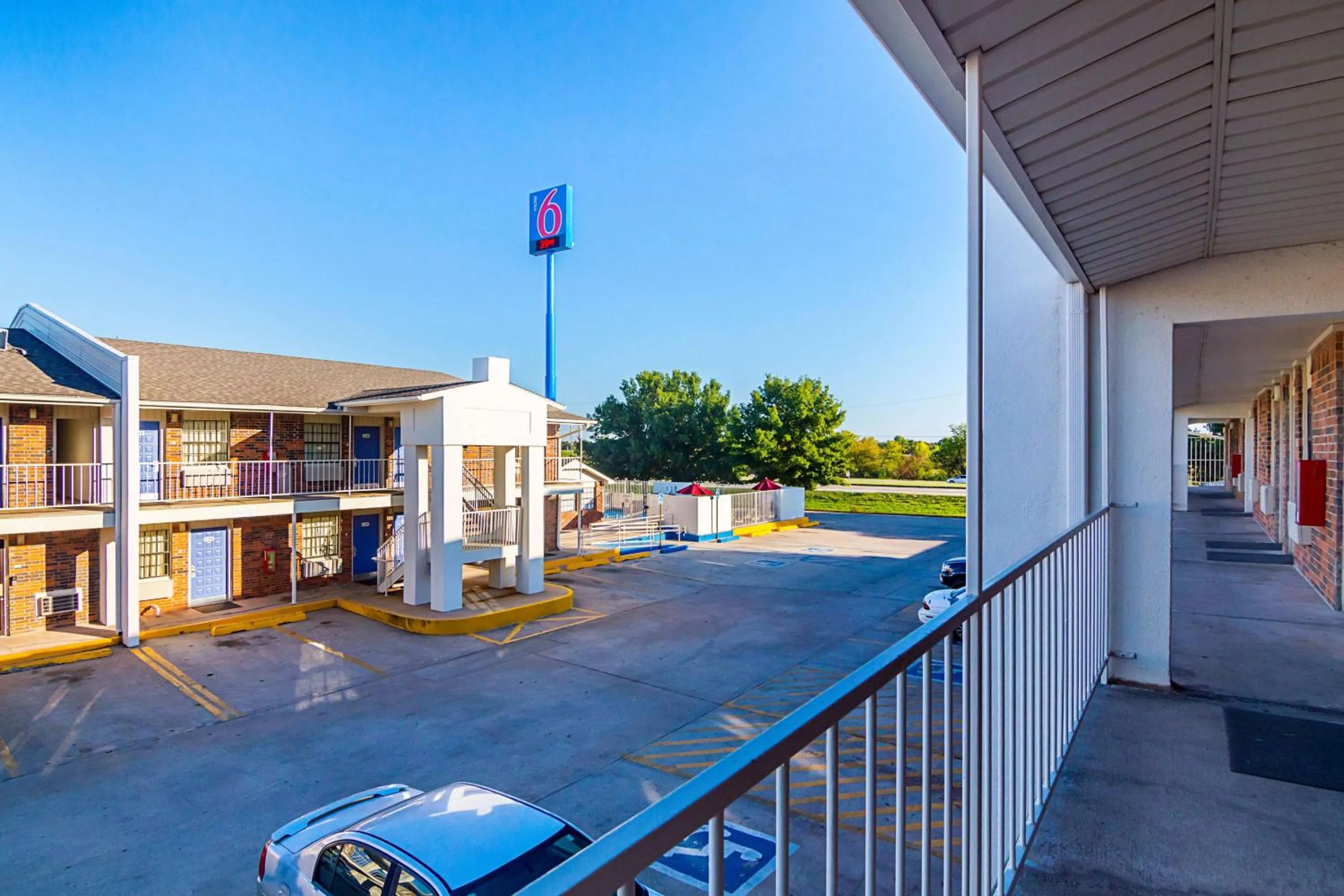 Property building in Motel 6-Lawton, OK