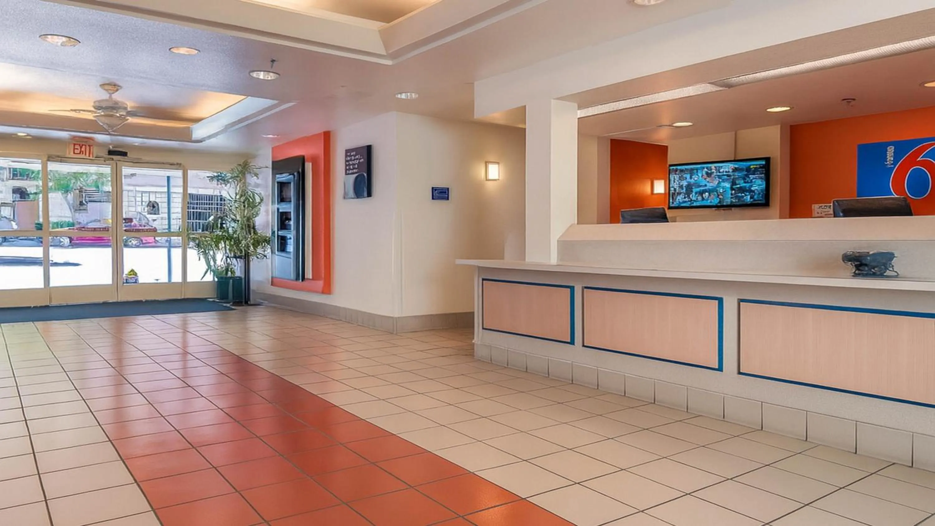Lobby or reception in Motel 6-San Diego, CA - Downtown