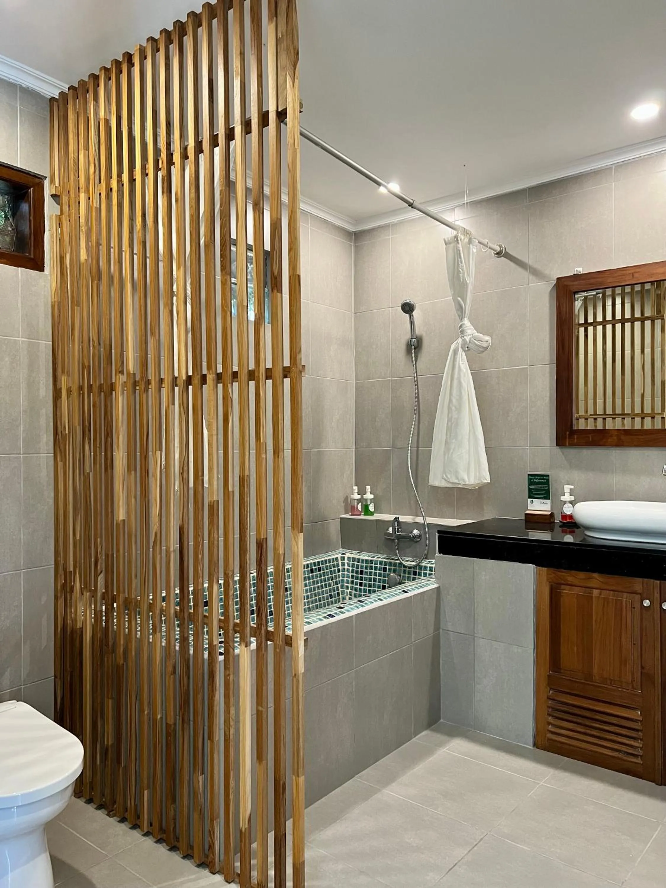 Shower in Villa Puriartha Ubud