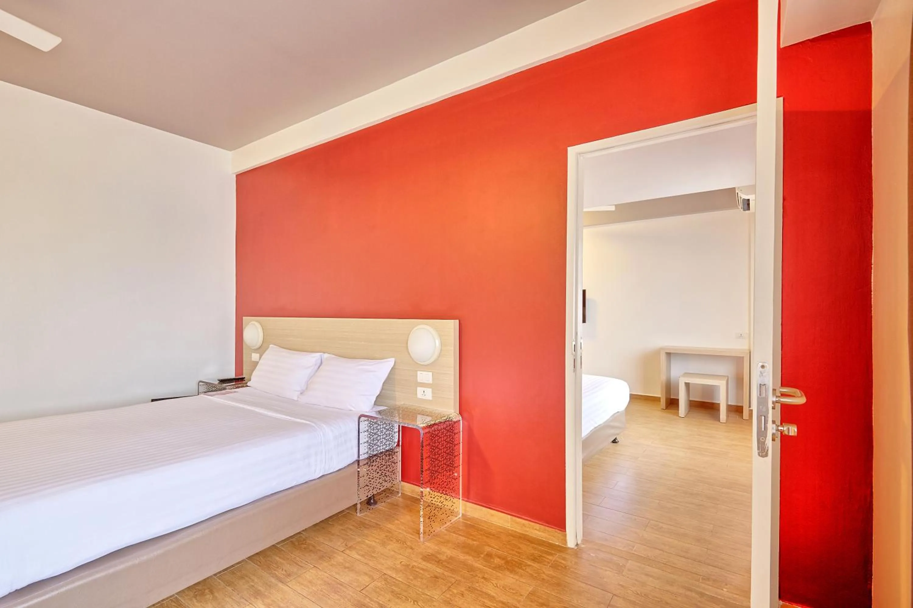 Bedroom, Bed in Easy Planet Hat Yai