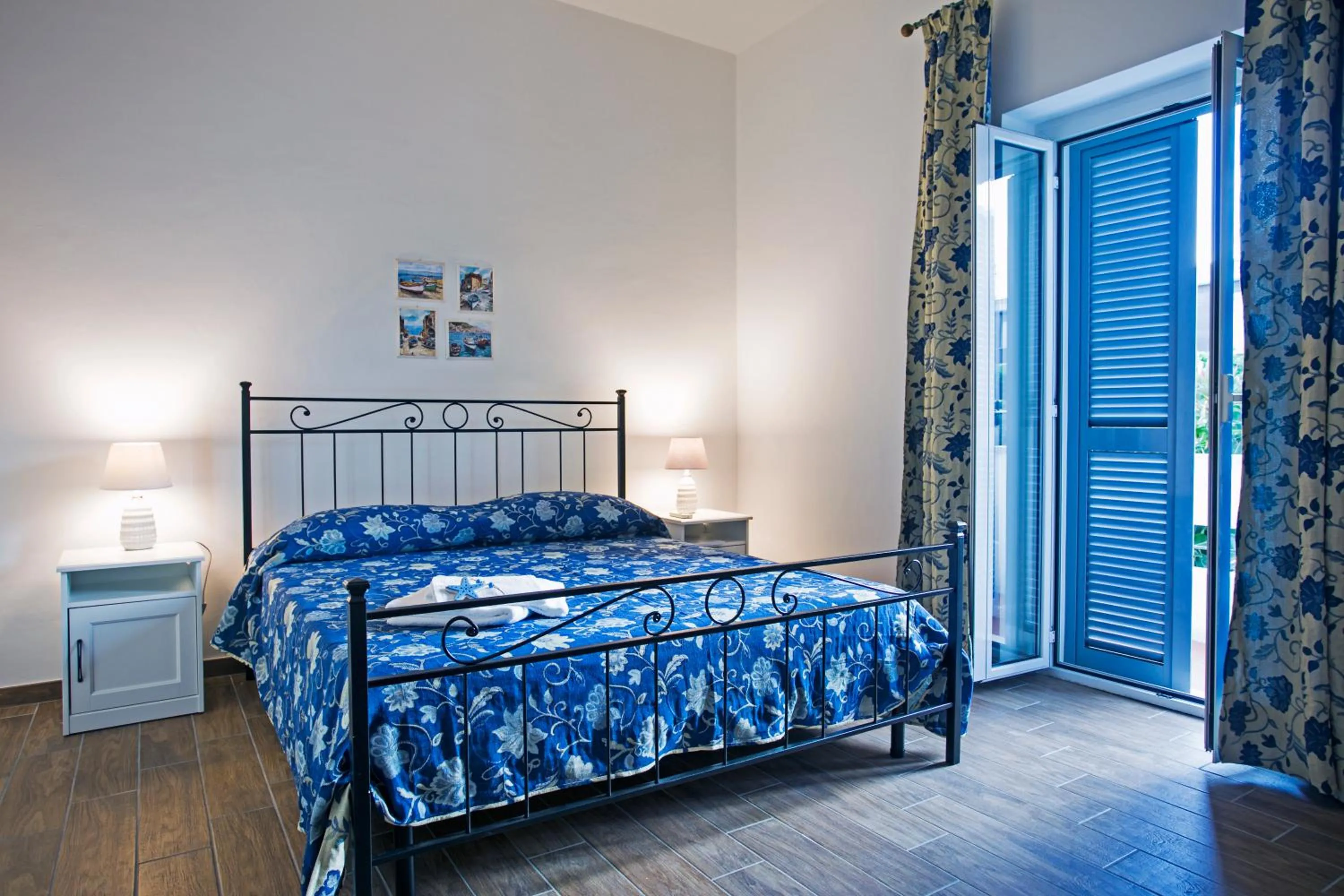 Bedroom, Bed in B&B AL BLU