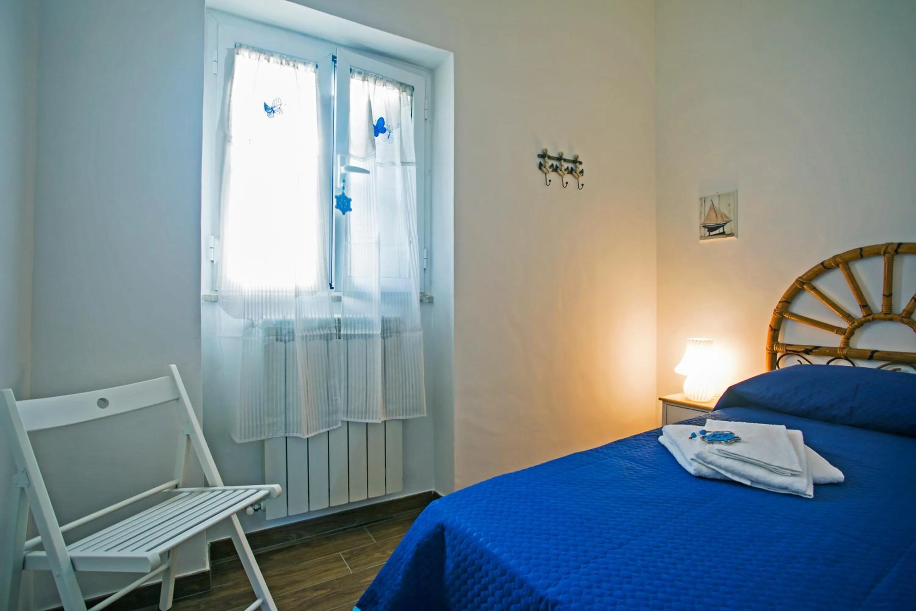 Bedroom, Bed in B&B AL BLU