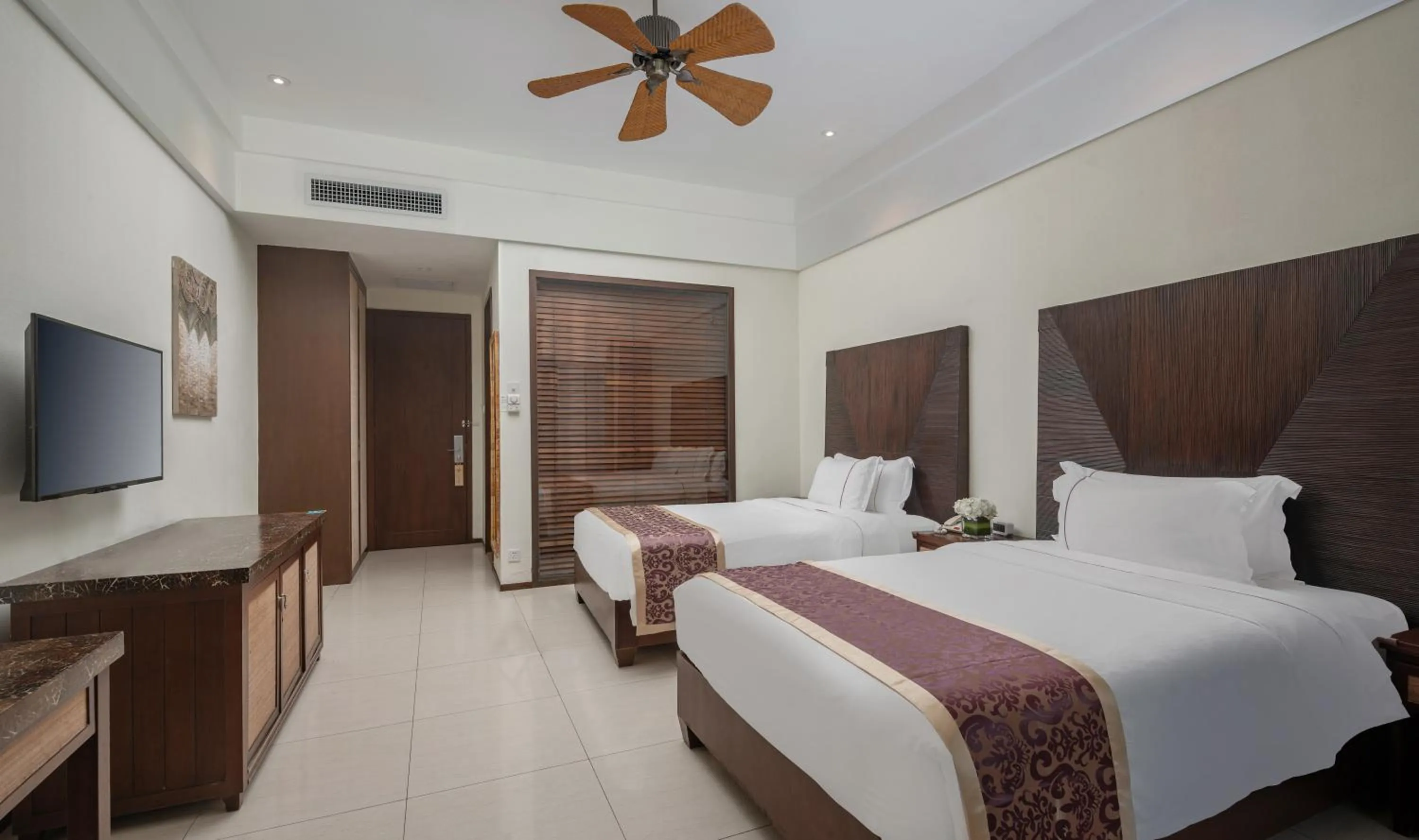 Bedroom, Bed in Yalong Bay Mangrove Tree Resort