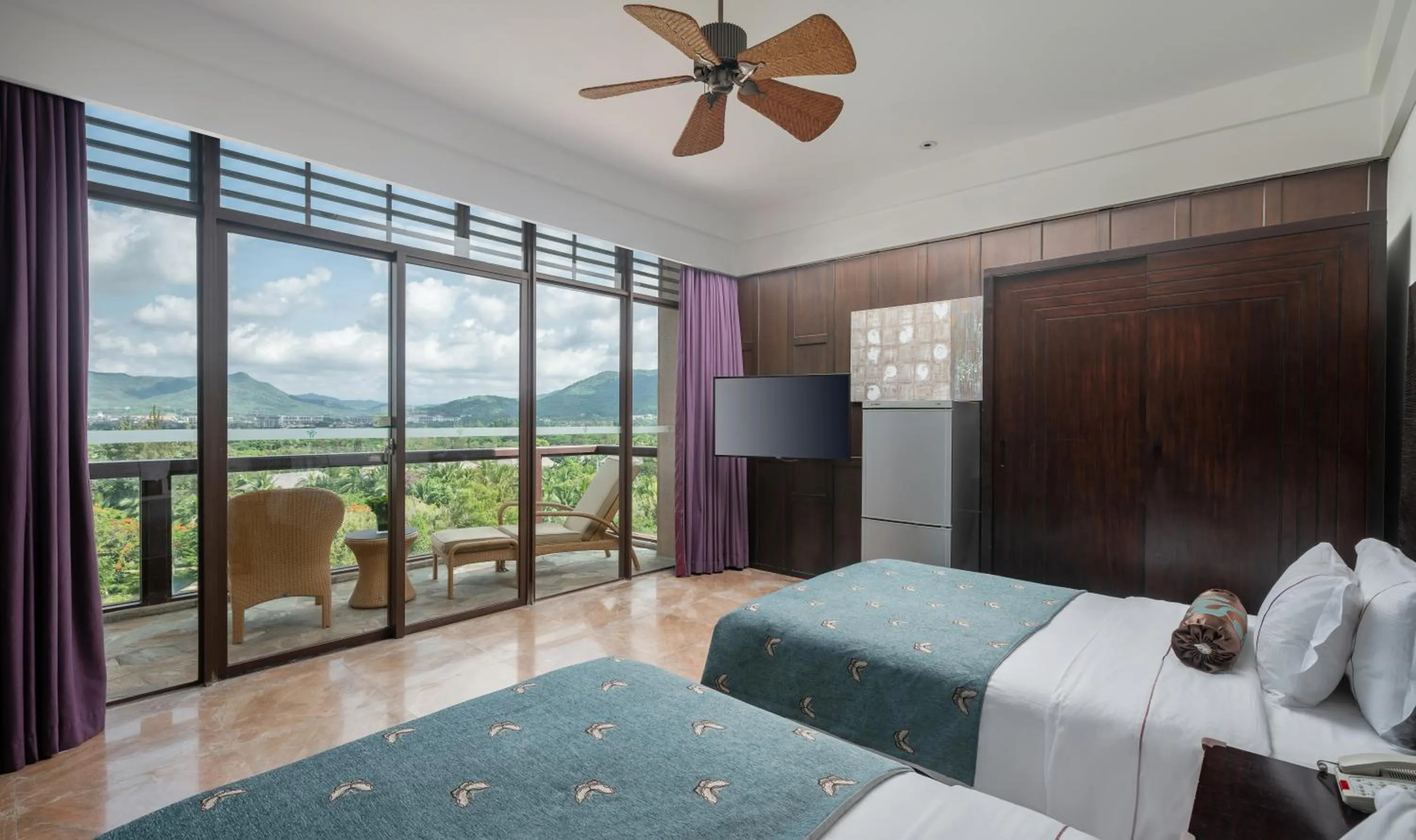 Bedroom, Bed in Yalong Bay Mangrove Tree Resort